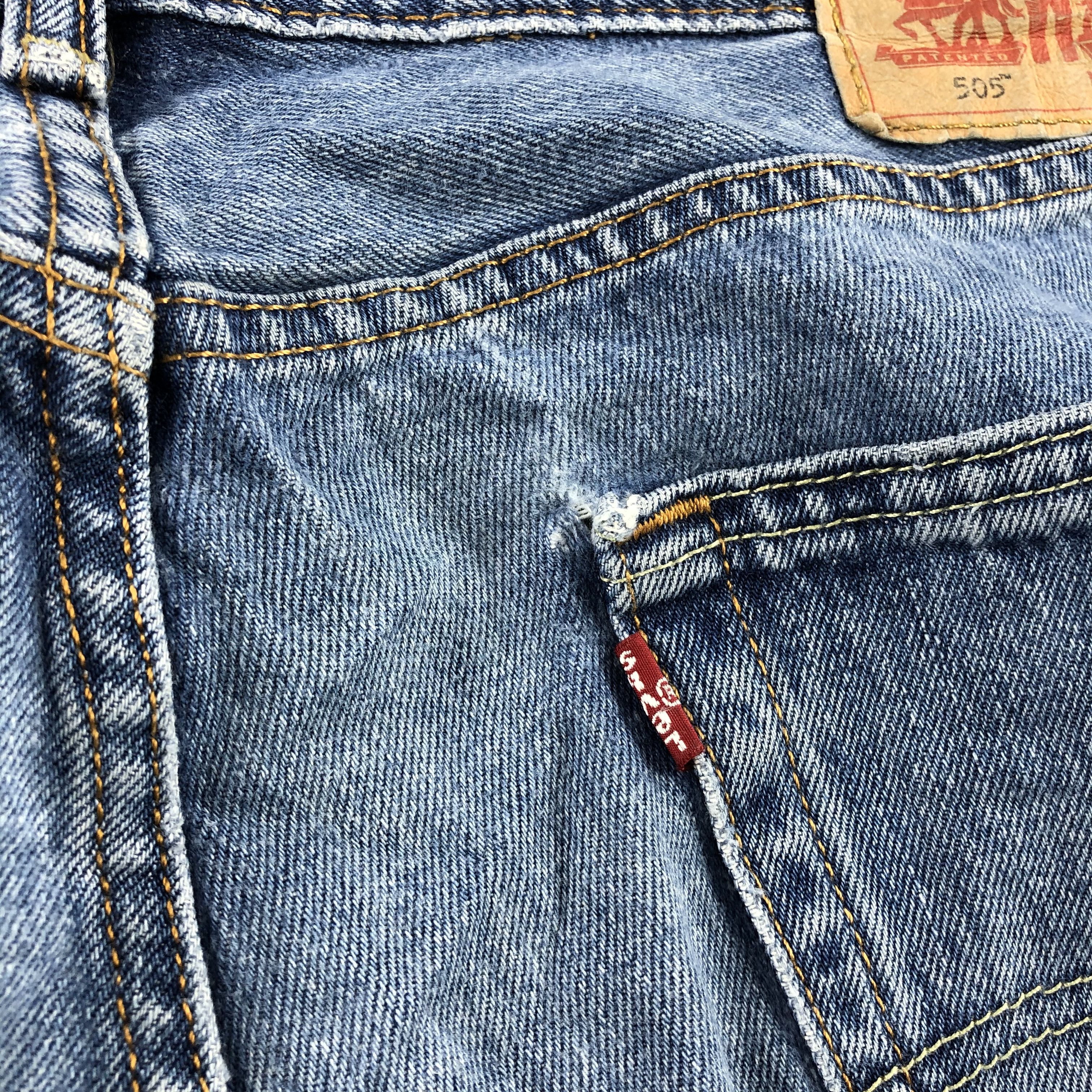 Levi's Vintage Levis 505 Jeans Distress Faded Blue KJ1051 Size US 36 / EU 52 - 9 Thumbnail