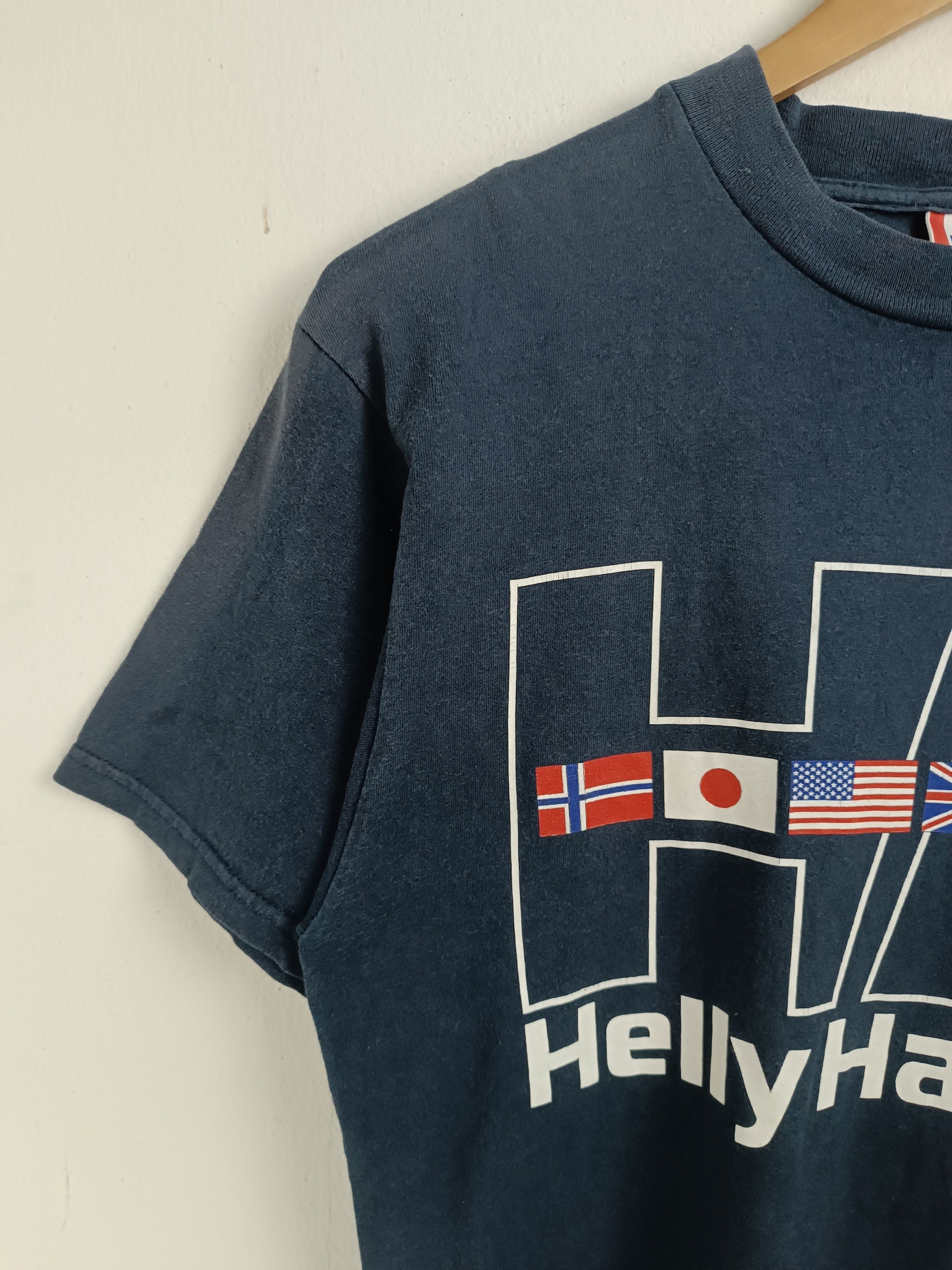 Helly Hansen VINTAGE 90'S HELLY HANSEN CLASSIC LOGO TEE tnf colombia Size US M / EU 48-50 / 2 - 5 Thumbnail