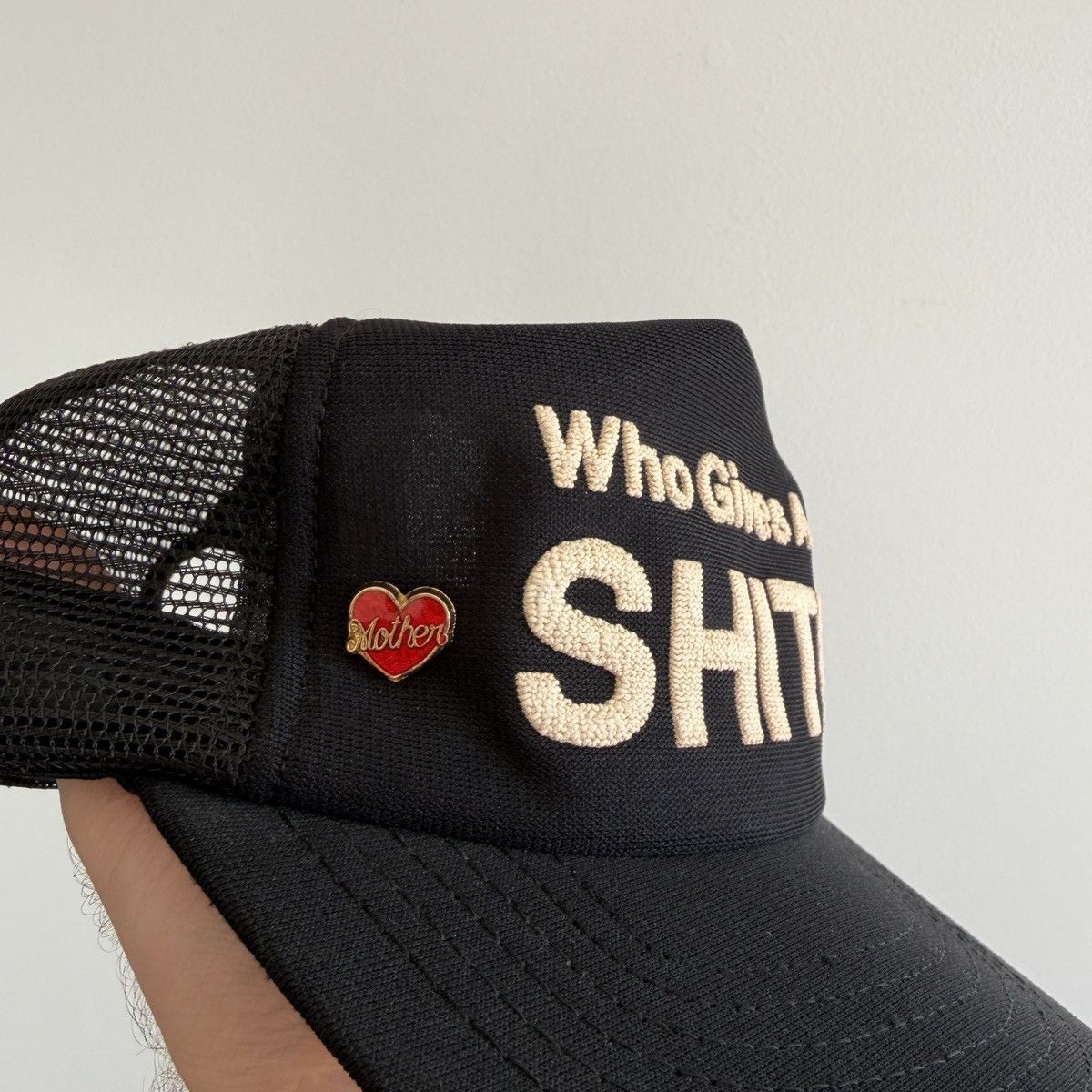 Vintage 1980s Vintage “Who Gives A Sh*t” Trucker Hat Size ONE SIZE - 3 Thumbnail