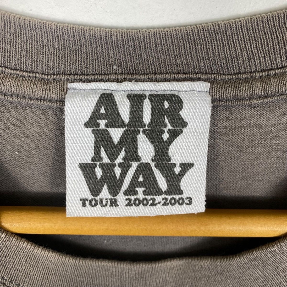 Band Tees Vintage AIR MY WAY Tour 2002-2003 Sunfaded Tee Shirt Large Size US L / EU 52-54 / 3 - 6 Thumbnail