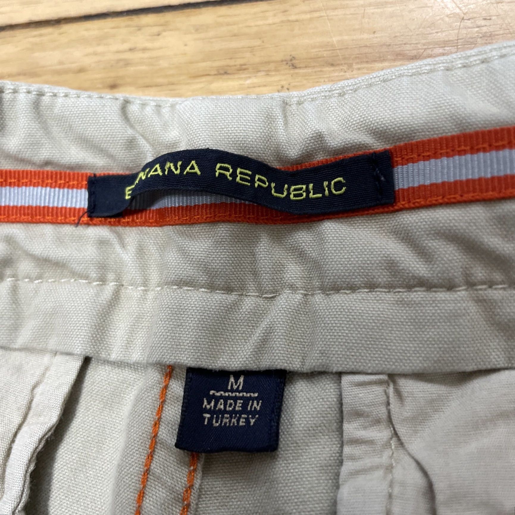 Banana Republic VINTAGE Banana Republic Pants Cargo Slim 2004 Y2K Adult M 34x31 Beige Cotton Canvas Mens Size US 31 - 5 Thumbnail