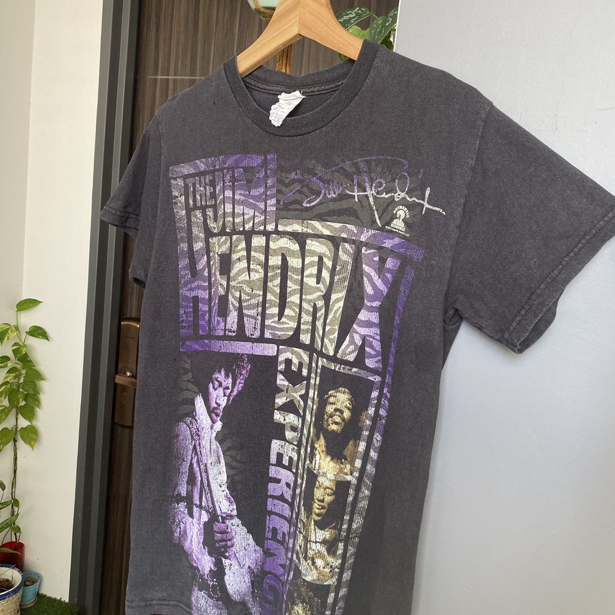 Jimi Hendrix Thrashed Faded Vintage Y2K Jimi Hendrix ERD GRUNGE GRAIL TEE Size US S / EU 44-46 / 1 - 2 Thumbnail
