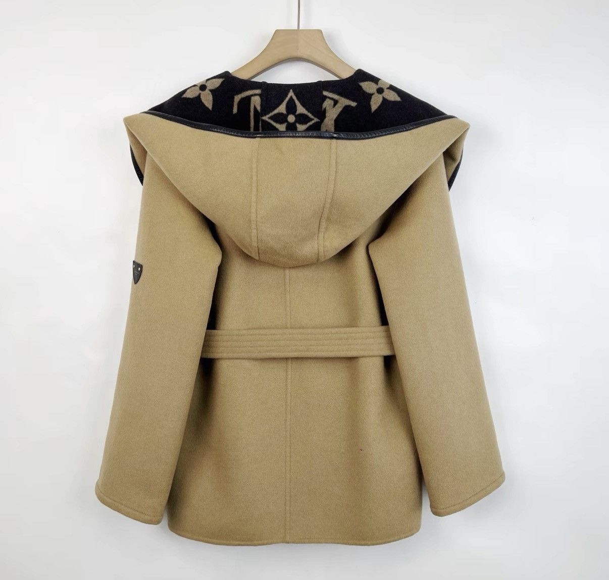 Louis Vuitton LOUIS VUITTON monogram print hooded lapel bathrobe coat K12 Size XS / US 0-2 / IT 36-38 - 2 Thumbnail