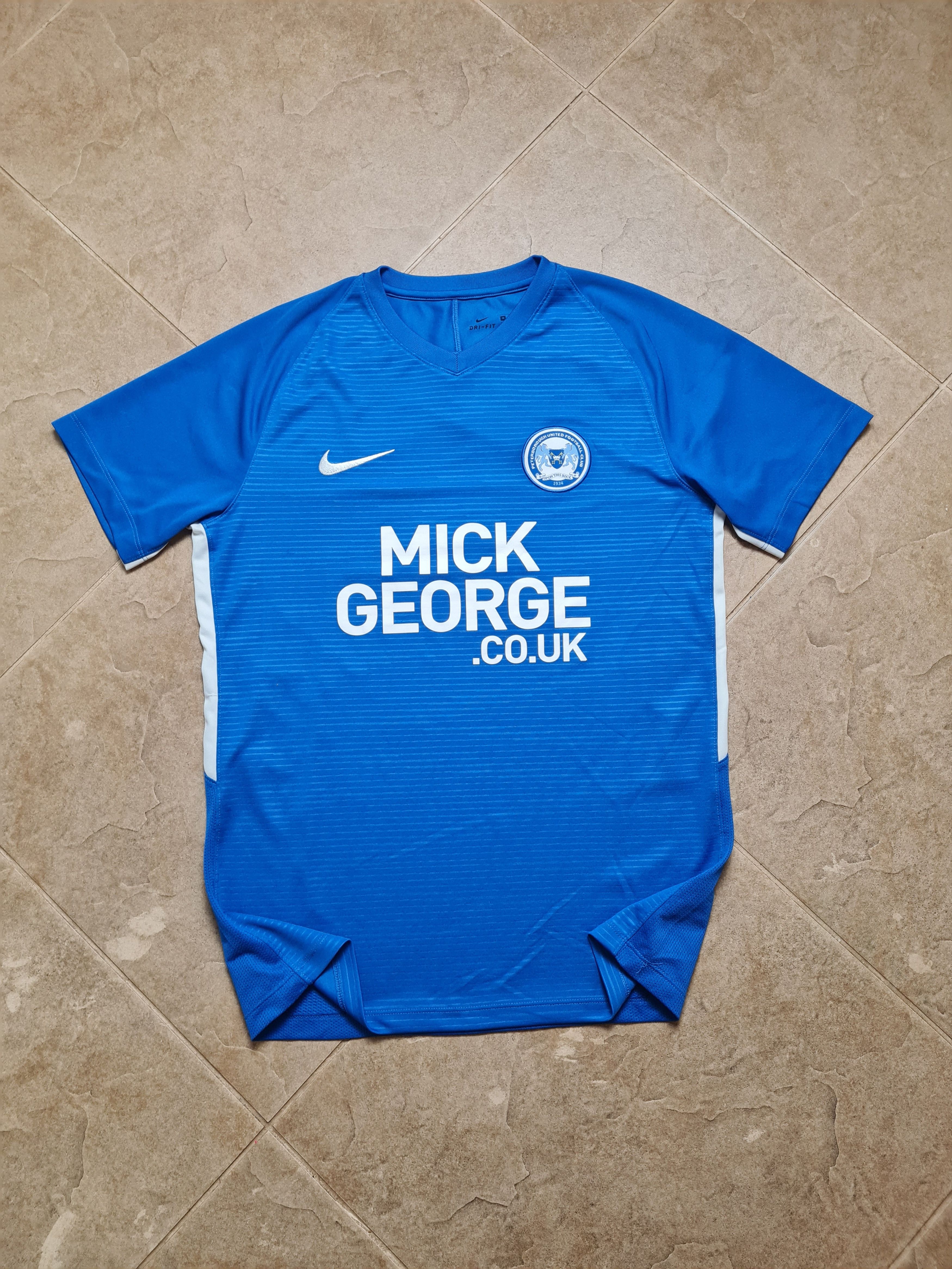 Nike Nike Football Shirt 2016/2017 Peterborough United, Home Size US M / EU 48-50 / 2 - 6 Thumbnail