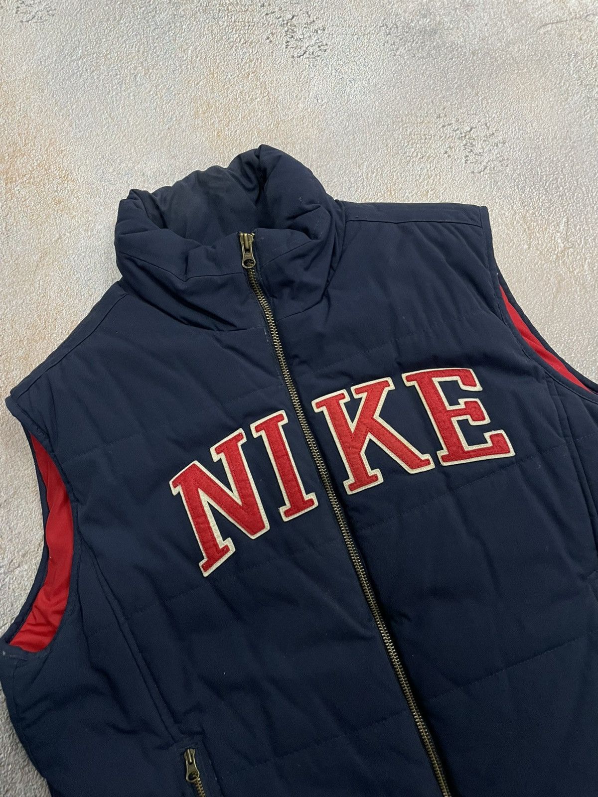 Nike Vintage Nike Big Center Logo Puffer Vest Size US M / EU 48-50 / 2 - 3 Thumbnail