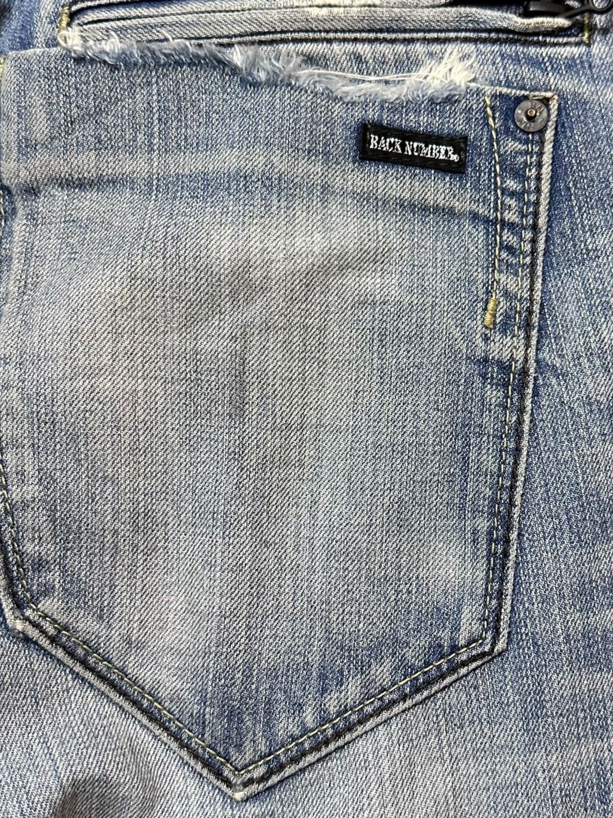 Japanese Brand Vintage Back Number Curvy Leg Whiskers Faded Denim Size US 33 - 7 Thumbnail