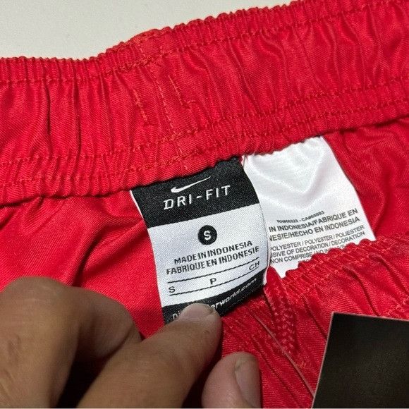 Nike NWT NIKE DRI-FIT RED SHORTS WHITE STRIPED SZ SMALL S Size 24" / US 00 / IT 34 - 5 Thumbnail