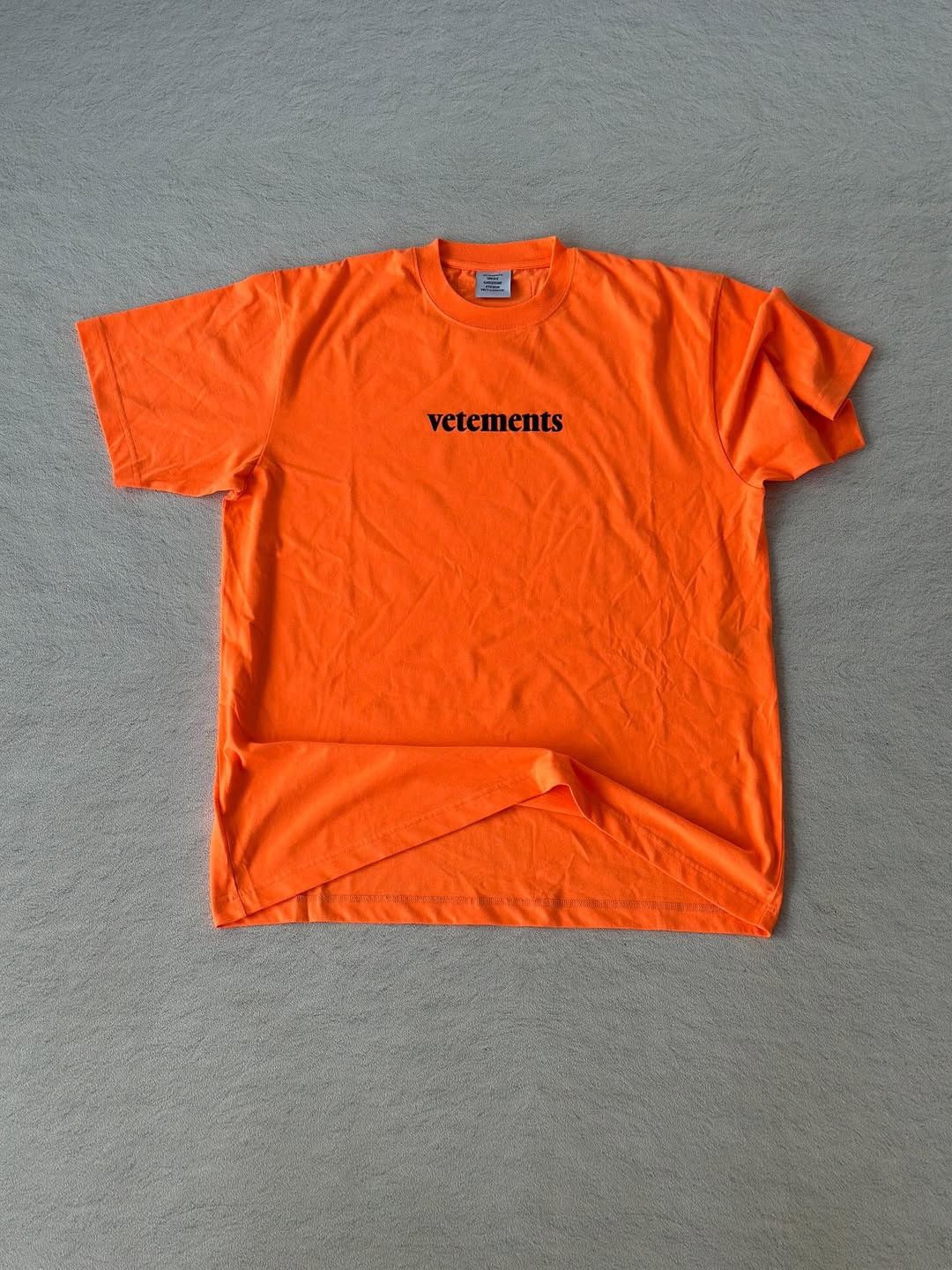 Vetements Priority Mail Tshirt Size US M / EU 48-50 / 2 - 1 Thumbnail