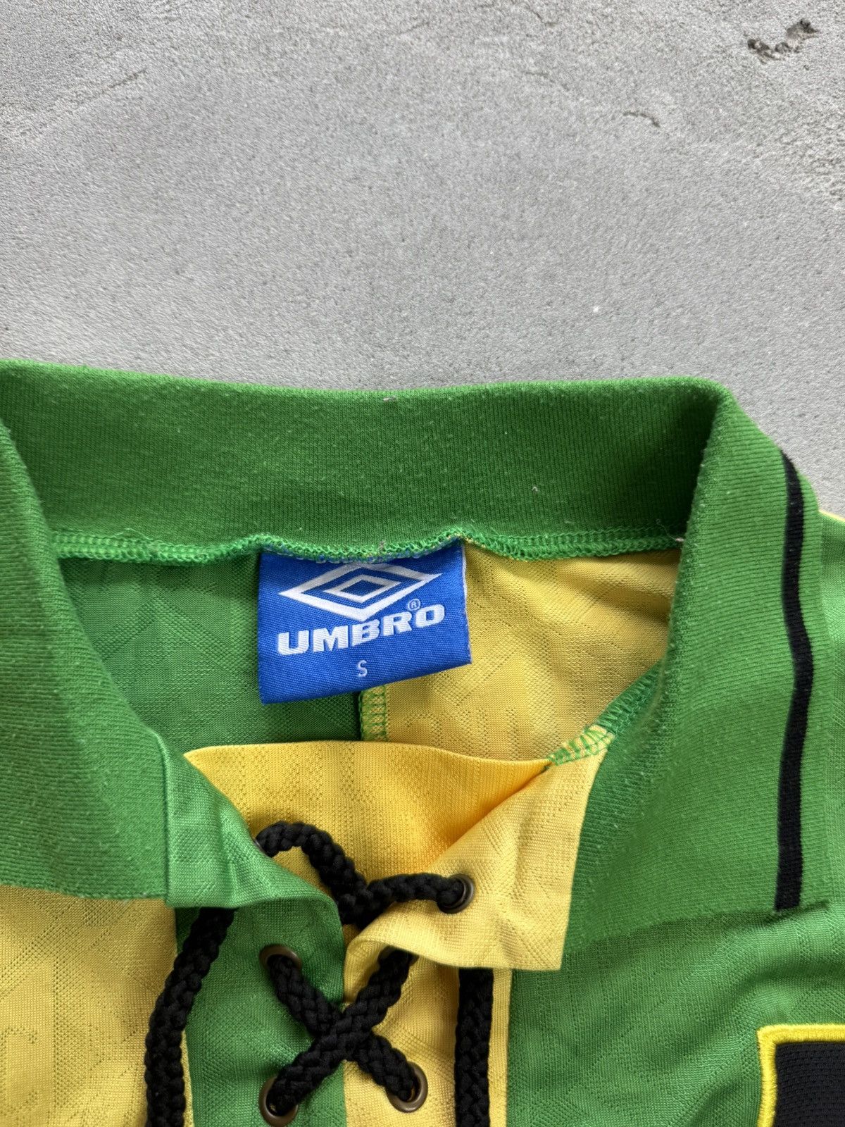 Umbro Manchester United 1992 Third Football Shirt Soccer Jersey Size US S / EU 44-46 / 1 - 3 Thumbnail