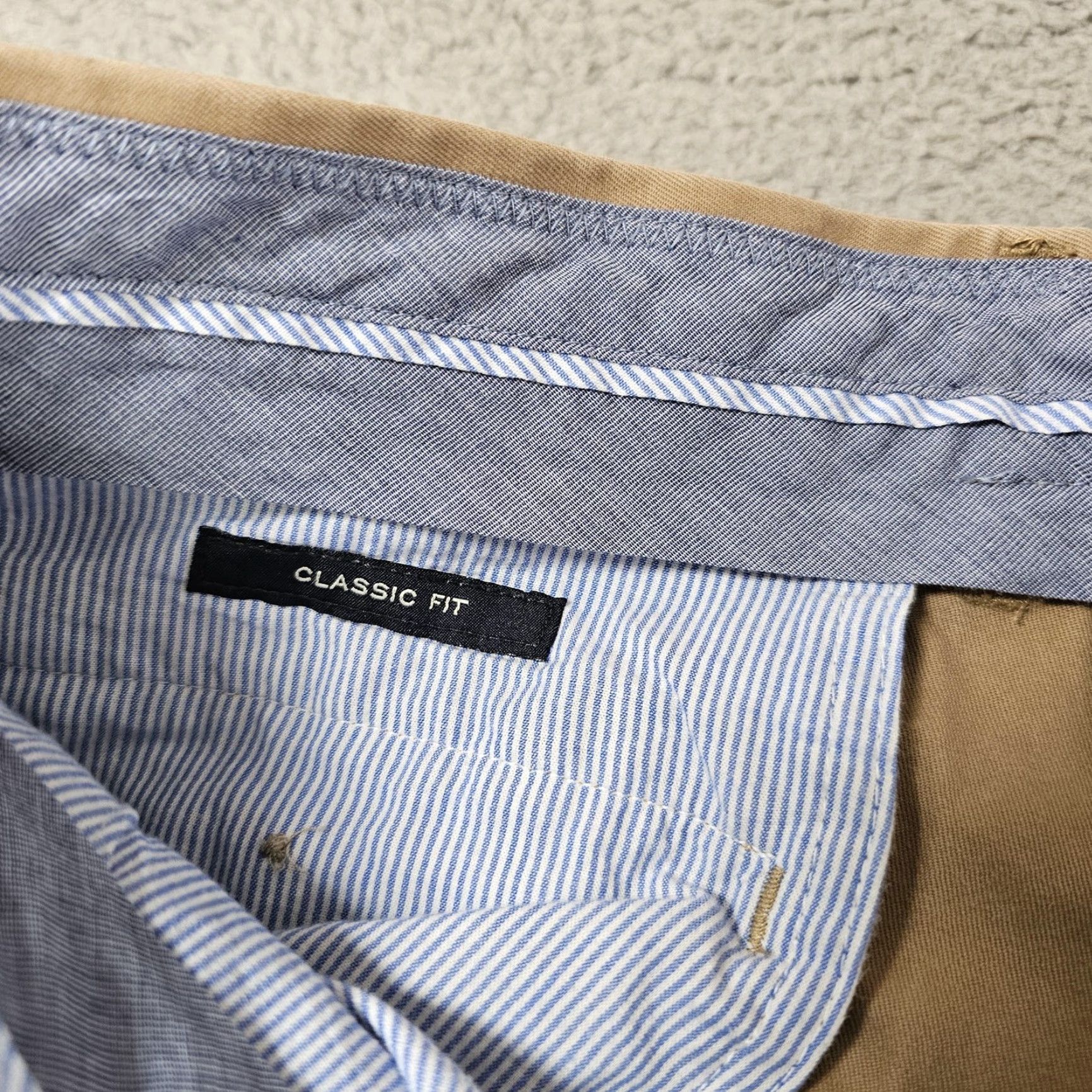 J.Crew J.Crew Chino Pants Mens 32X32 Flat Front Classic Fit Cotton Twill Khaki Brown Casual Pants Mens Regular 32” Waist 32” Inseam Size US 32 / EU 48 - 4 Thumbnail