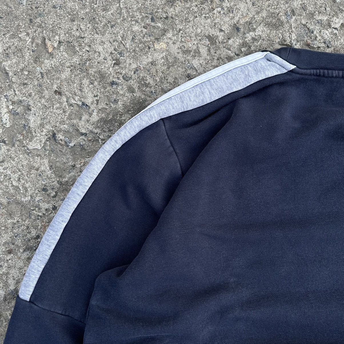 Adidas × Vintage Vintage Adidas Sweatshirts Small Logo Trashed Y2K 00s Size US L / EU 52-54 / 3 - 10 Thumbnail