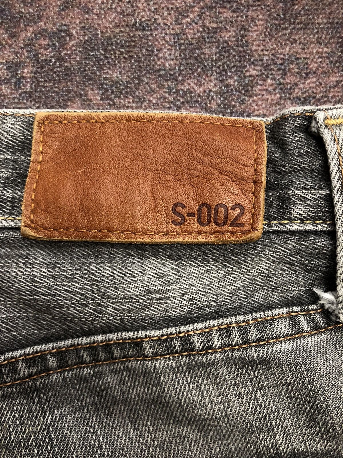 Uniqlo Vintage Japanese Distressed Black Faded Uniqlo Jeans Size US 35 - 18 Thumbnail