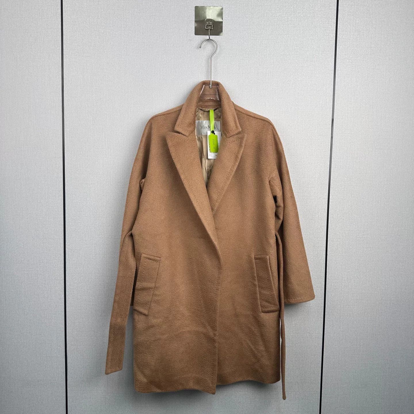 Max Mara Maxmara Camel Cashmere Robe Coat Size US XL / EU 56 / 4 - 1 Thumbnail