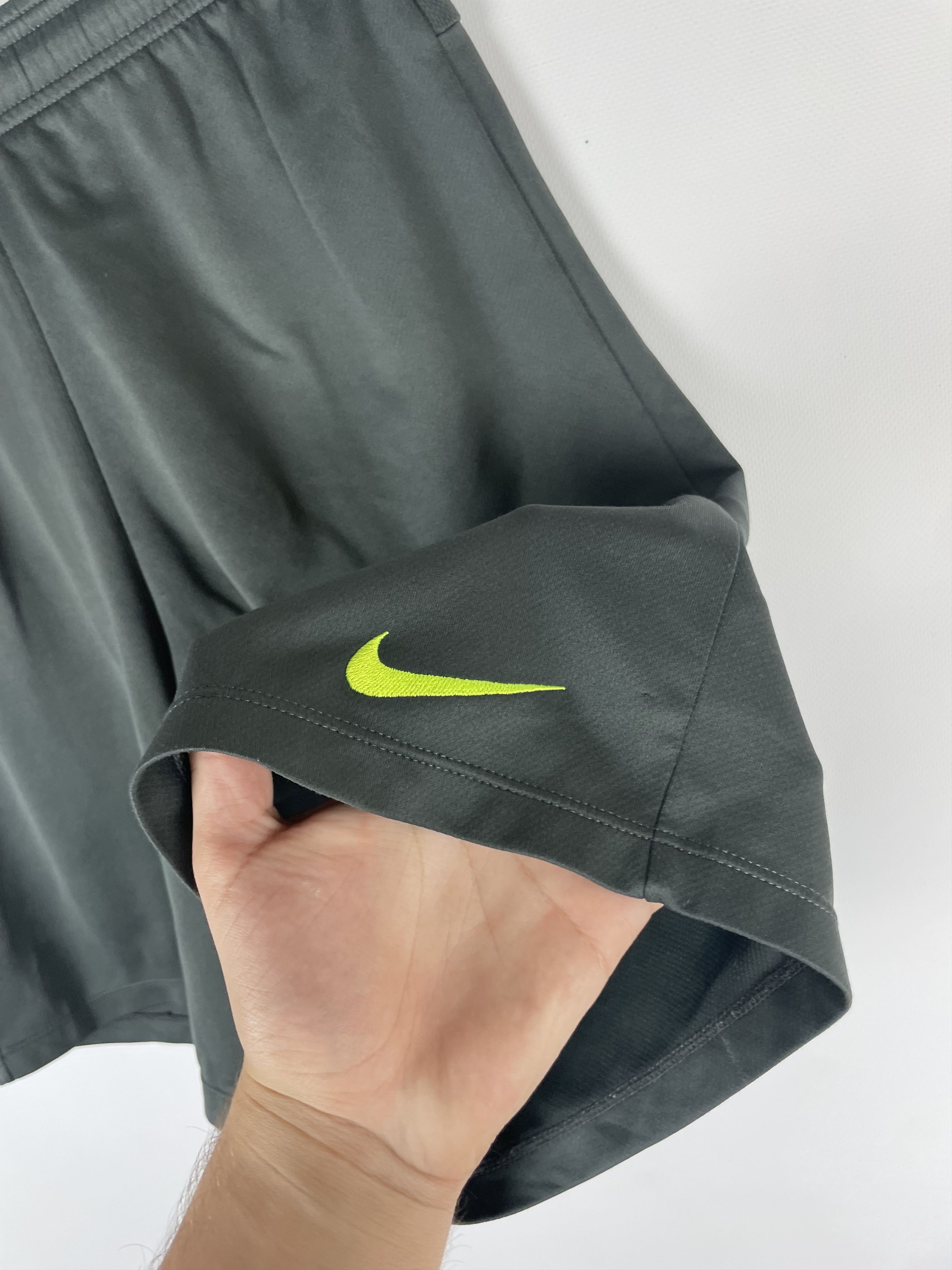 Nike Mens Vintage Nike shorts Y2k Size US 30 / EU 46 - 3 Thumbnail