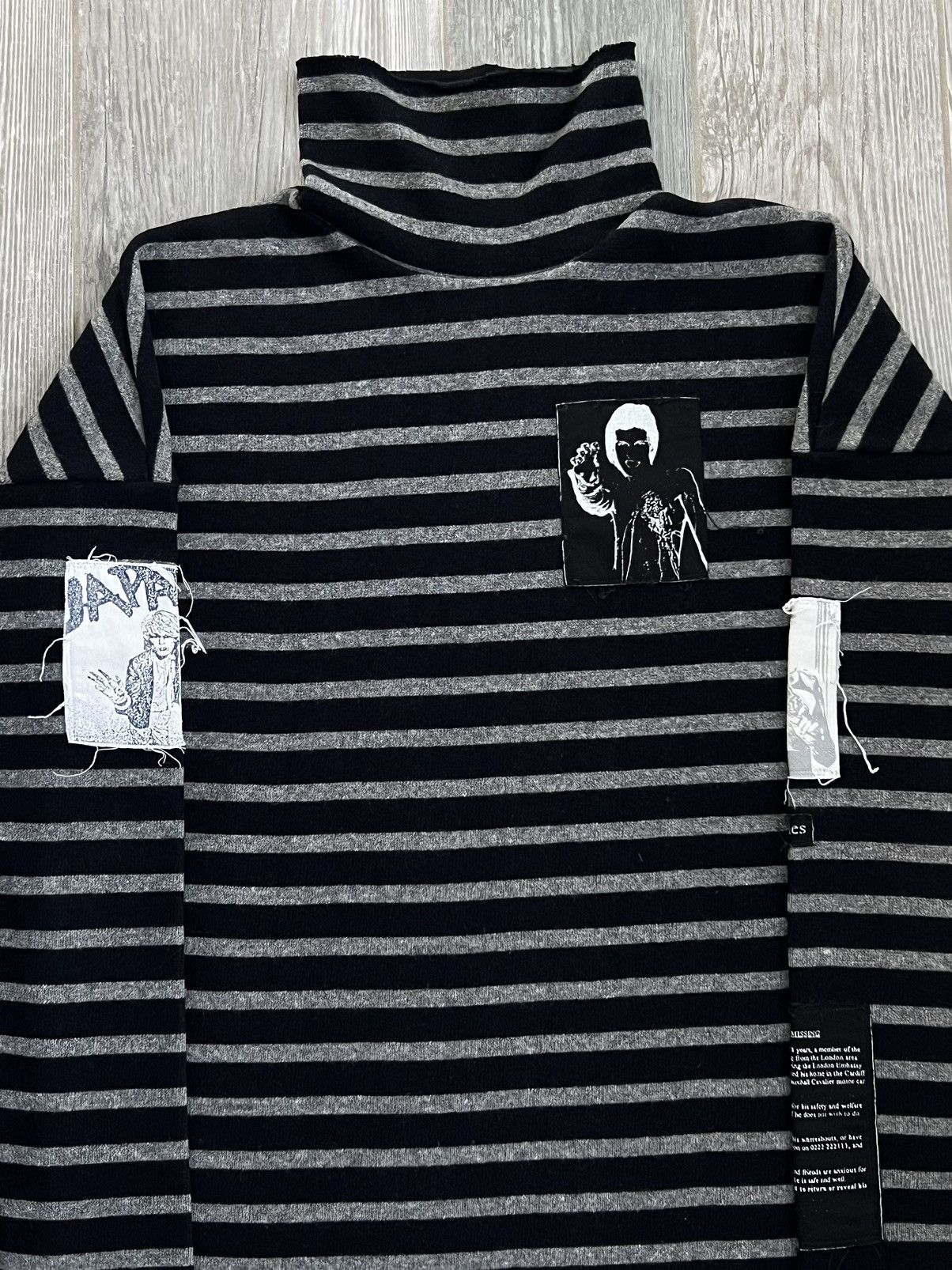Raf Simons AW2001-2002 Raf Simons Riot Riot Riot Black Patch Turtleneck Size US L / EU 52-54 / 3 - 3 Thumbnail