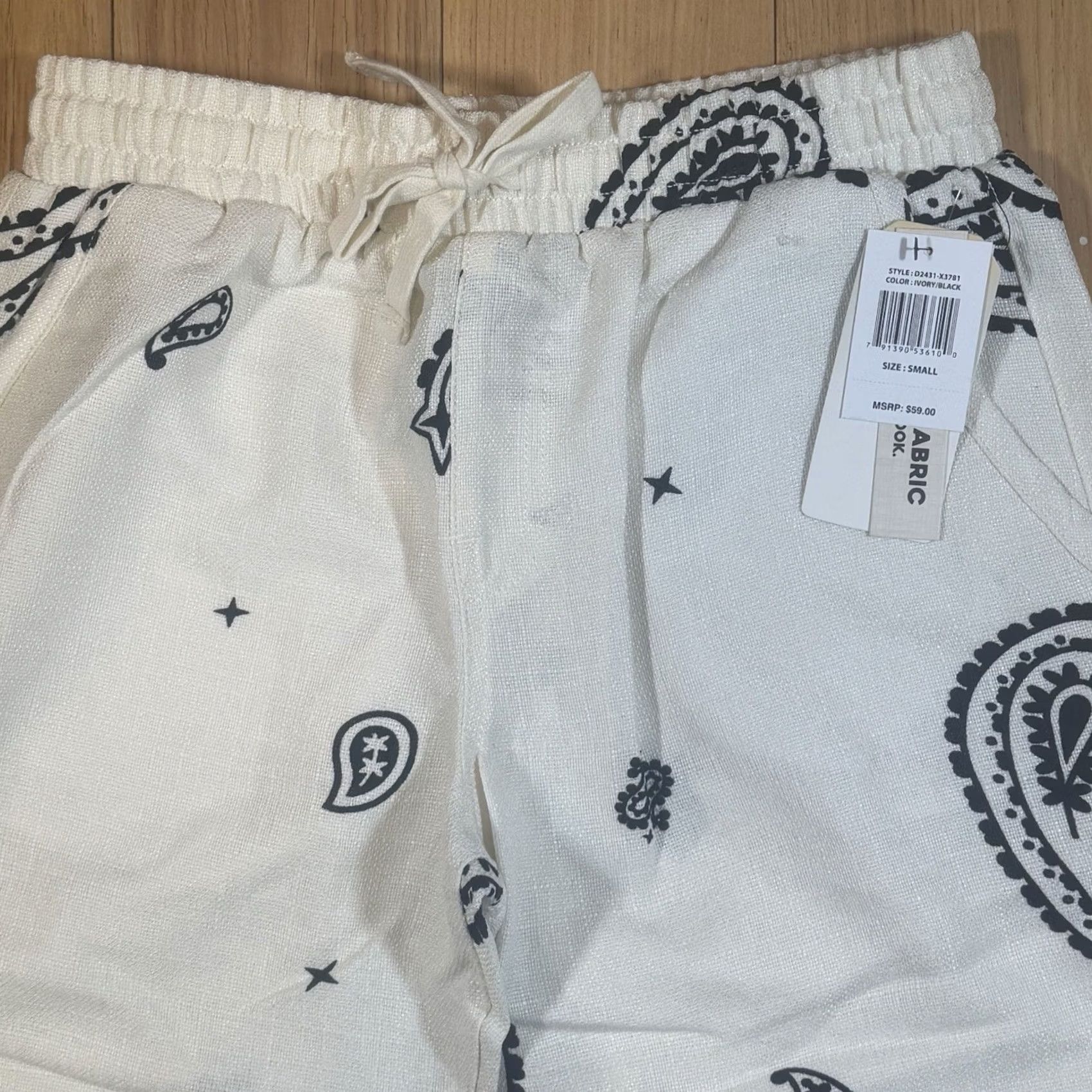 Vintage Malibu Bermuda Shorts Men’s Small Ivory Polyester Textured Linen Look Fabric Short Pants Size US 29 - 2 Thumbnail