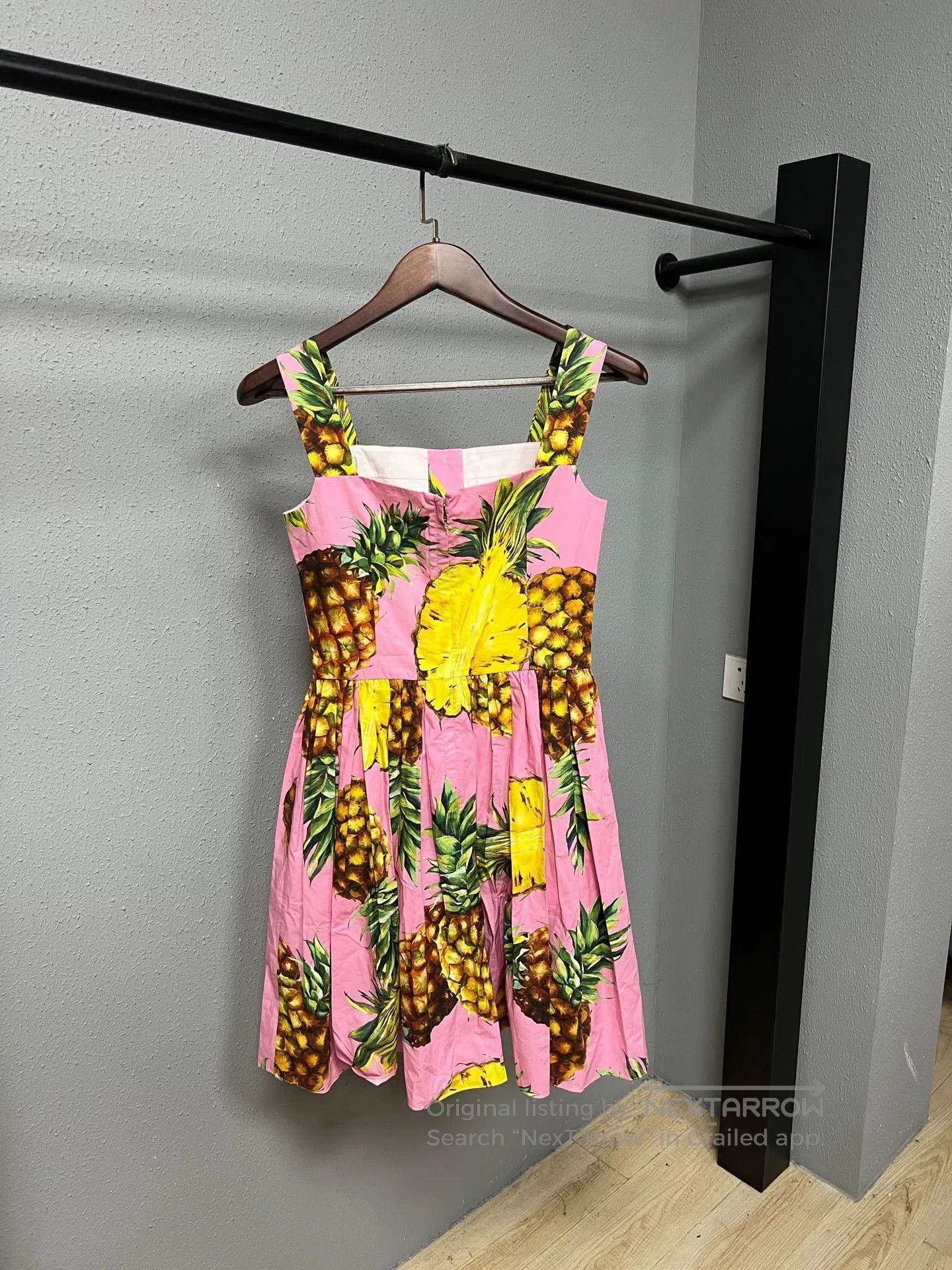Dolce & Gabbana pink pineapple summer dress. Size M / US 6-8 / IT 42-44 - 2 Thumbnail