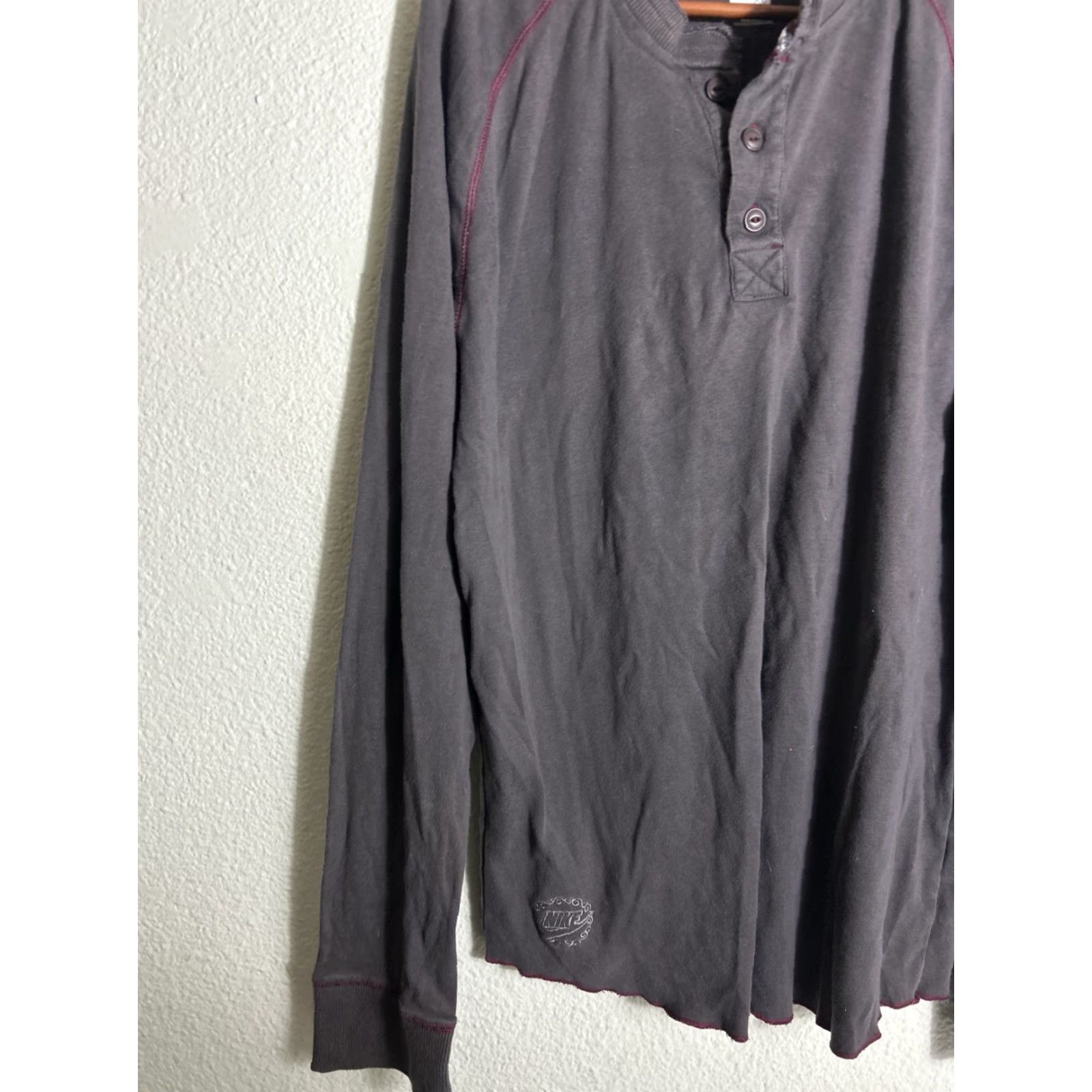 Nike Nike Henley Shirt Mens XL Gray Maroon Long Sleeve Cotton Pullover Size US XL / EU 56 / 4 - 2 Thumbnail