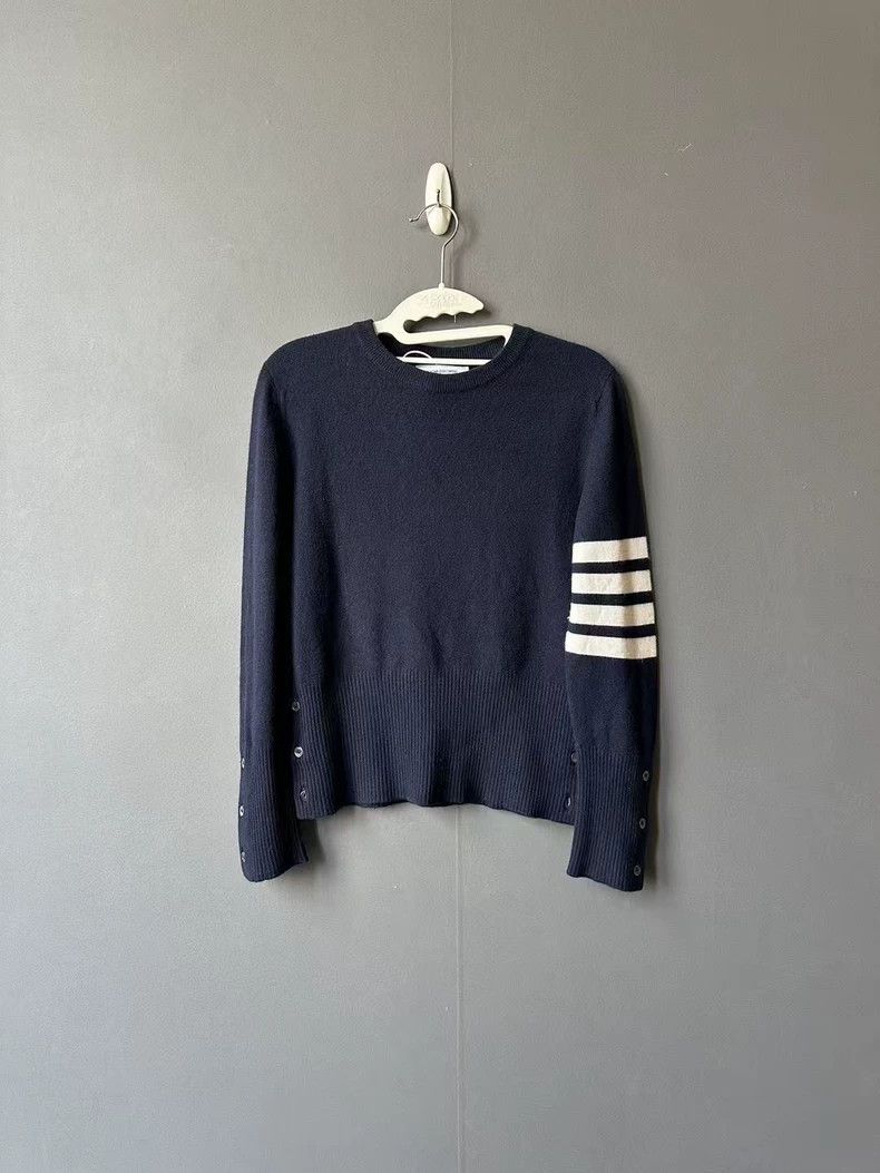 Thom Browne Thom browne Blue cashmere sweater 2503-Nextarrow Size US XS / EU 42 / 0 - 1 Thumbnail