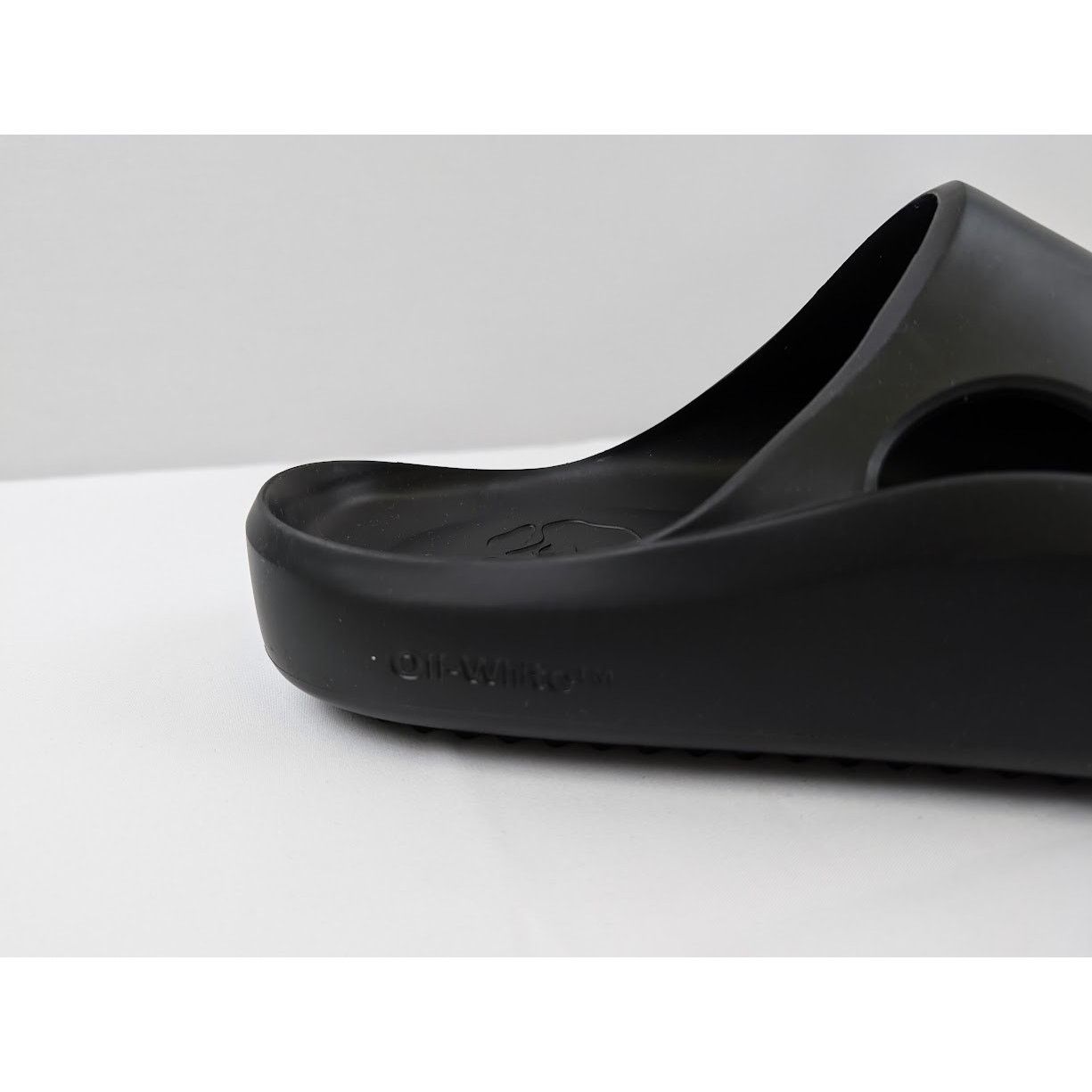 Off-White o1rshd1 Meteor Rubber Slider in Black Size US 6 / EU 39 - 4 Thumbnail