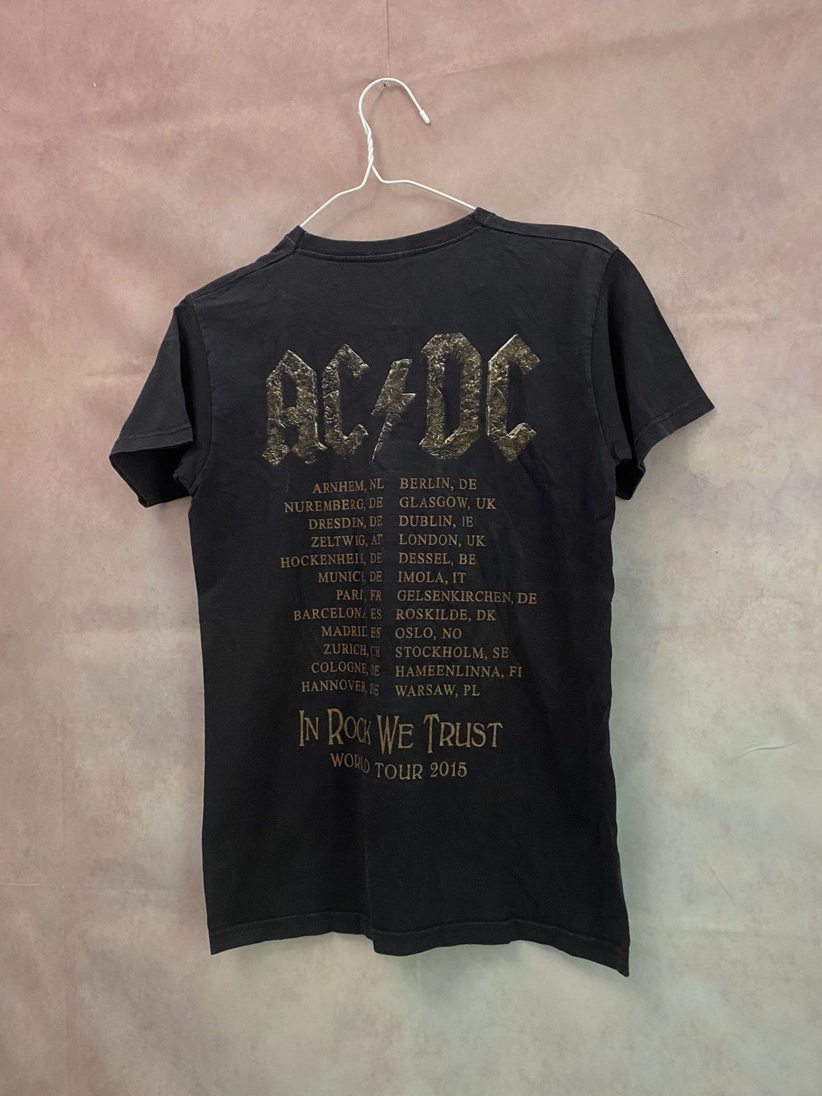 AC/DC × Band Tees AC/DC 'Rock Or Bust' World Tour 2015 T-Shirt Size US S / EU 44-46 / 1 - 3 Thumbnail