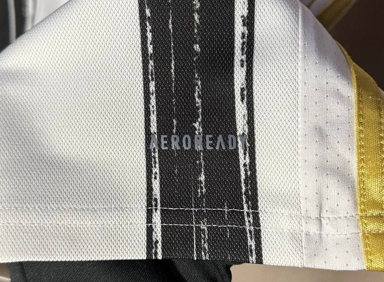 Adidas Juventus Home 2020 2021 Adidas football Jersey shirt Soccer Size US S / EU 44-46 / 1 - 2 Thumbnail