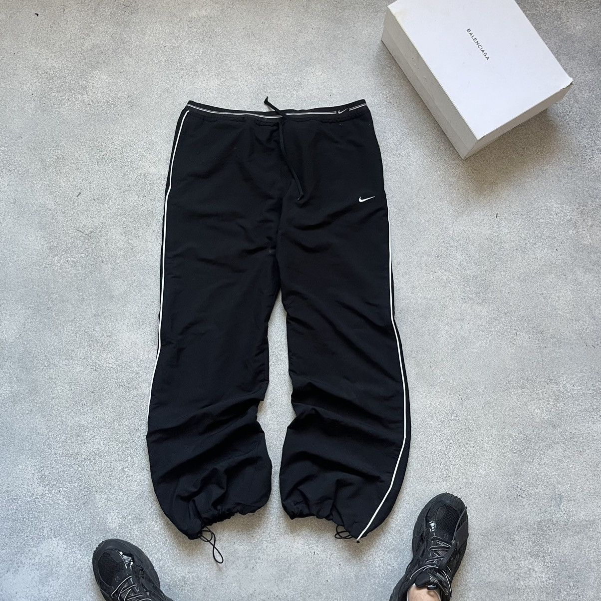 Nike Vintage 90’s Nike Nylon Track Pants Size US 36 / EU 52 - 1 Thumbnail