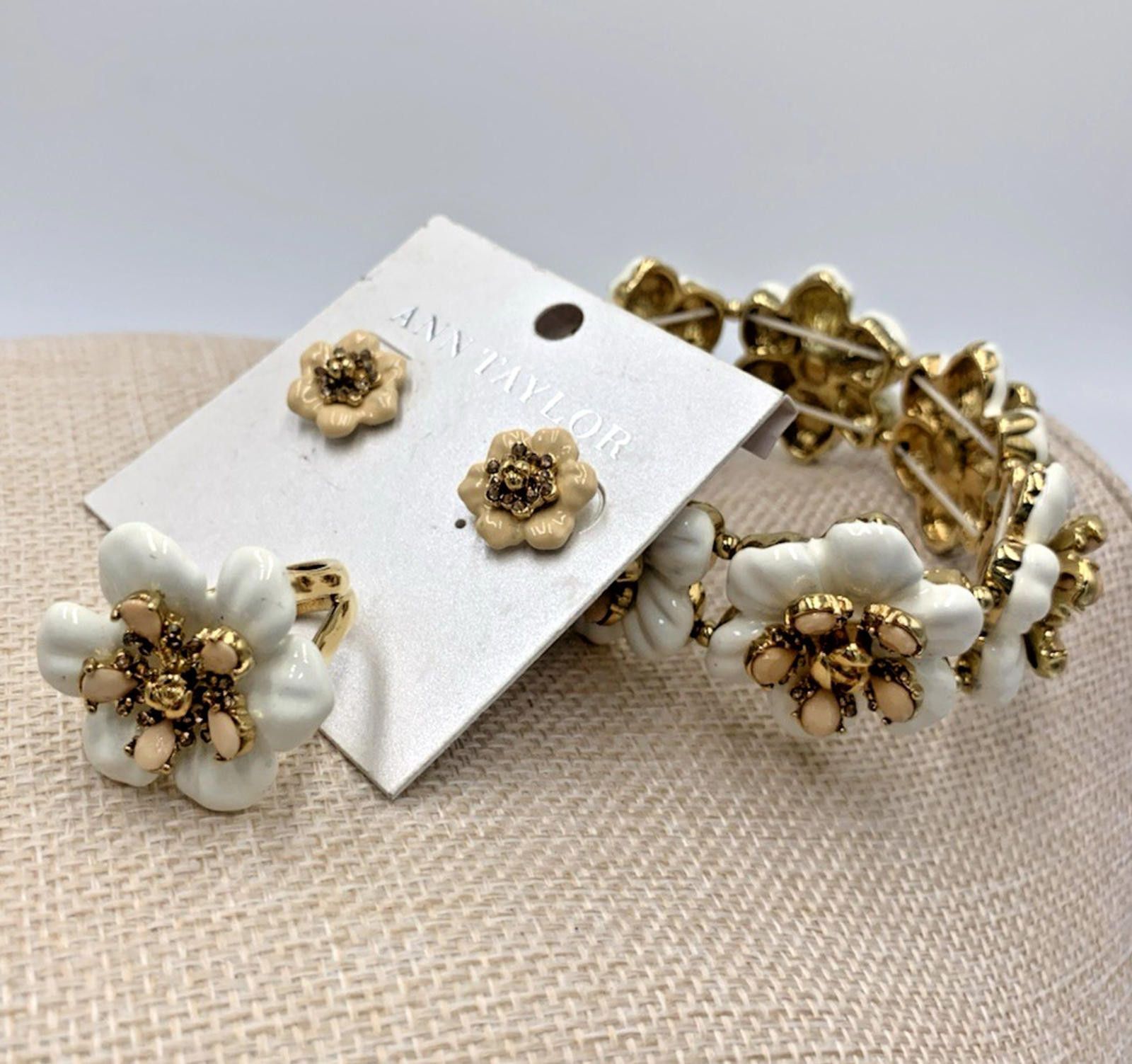 Other Ann Taylor Stretch Enamel Flower Bracelet Earrings Ring Set Size ONE SIZE - 1 Thumbnail