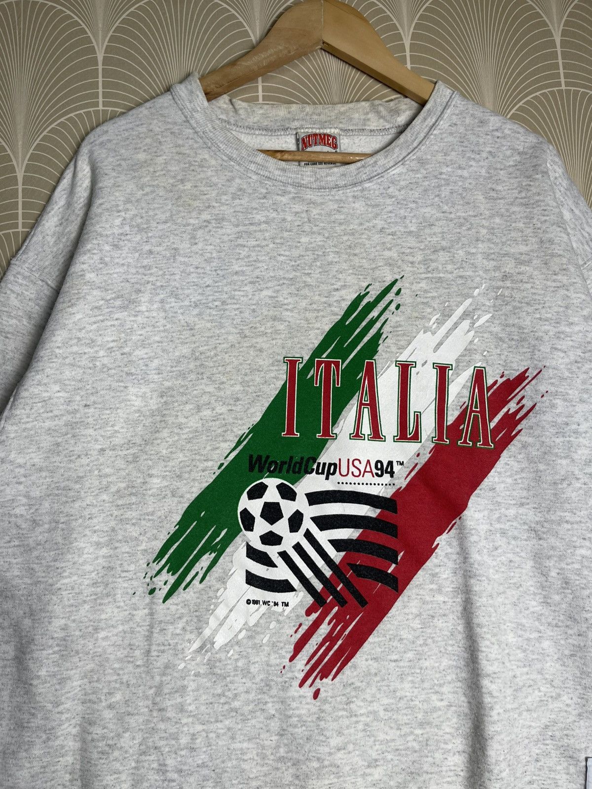 Nutmeg VINTAGE WORLDCUP USA 94’ ITALIA TEAM X NUTMEG CREWNECK RARE Size US L / EU 52-54 / 3 - 5 Thumbnail
