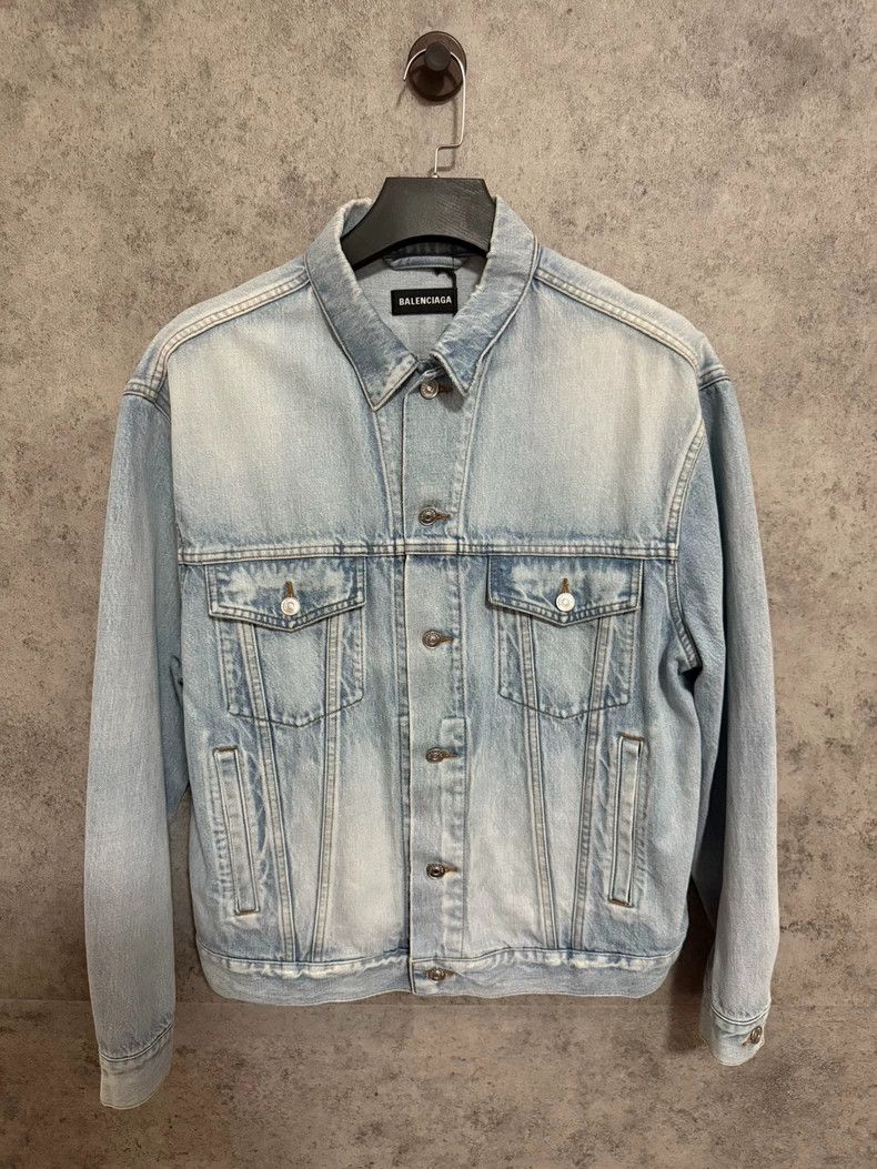 Balenciaga Balenciaga Washed blue back monogram logo denim jacket Size US S / EU 44-46 / 1 - 3 Thumbnail