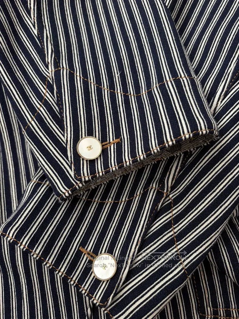 Chanel Chanel Blue and white striped shirt and mother-of-breasted Size M / US 6-8 / IT 42-44 - 4 Thumbnail