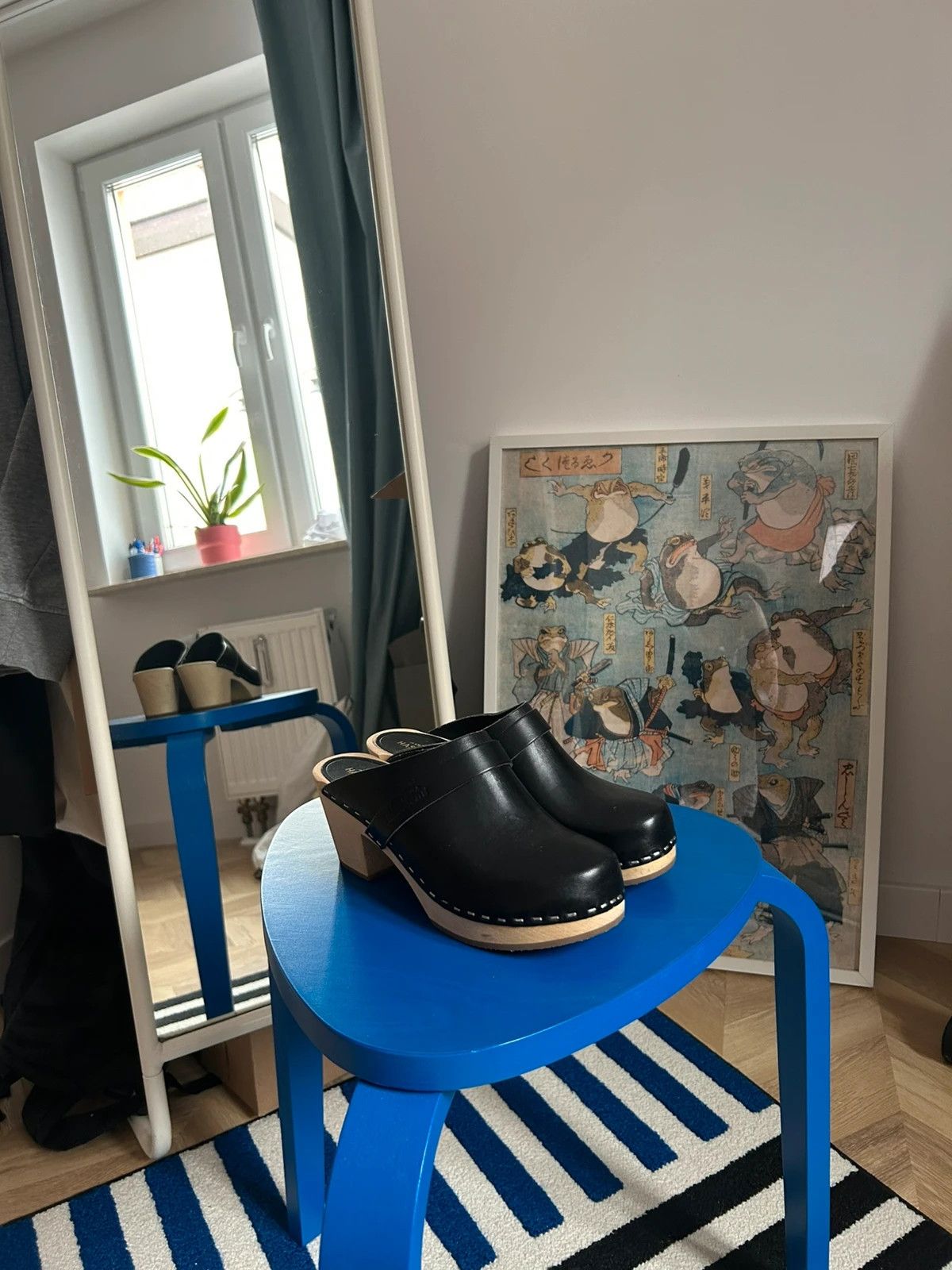 Swedish Hasbeens Swedish Hasbeens Black Classic Clogs Size US 7 / IT 37 - 2 Thumbnail