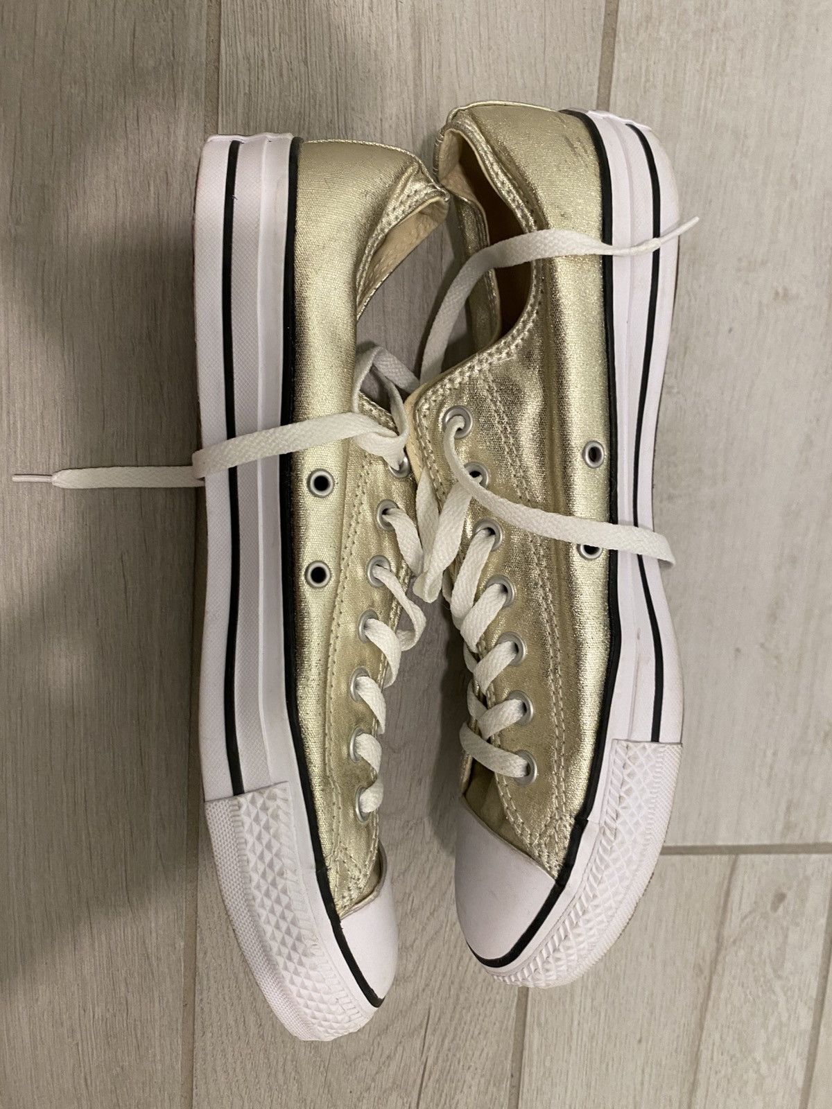Converse Metallic Shiny Gold Low Top Chuck Taylor All Stars Size US 11 / EU 44 - 7 Thumbnail