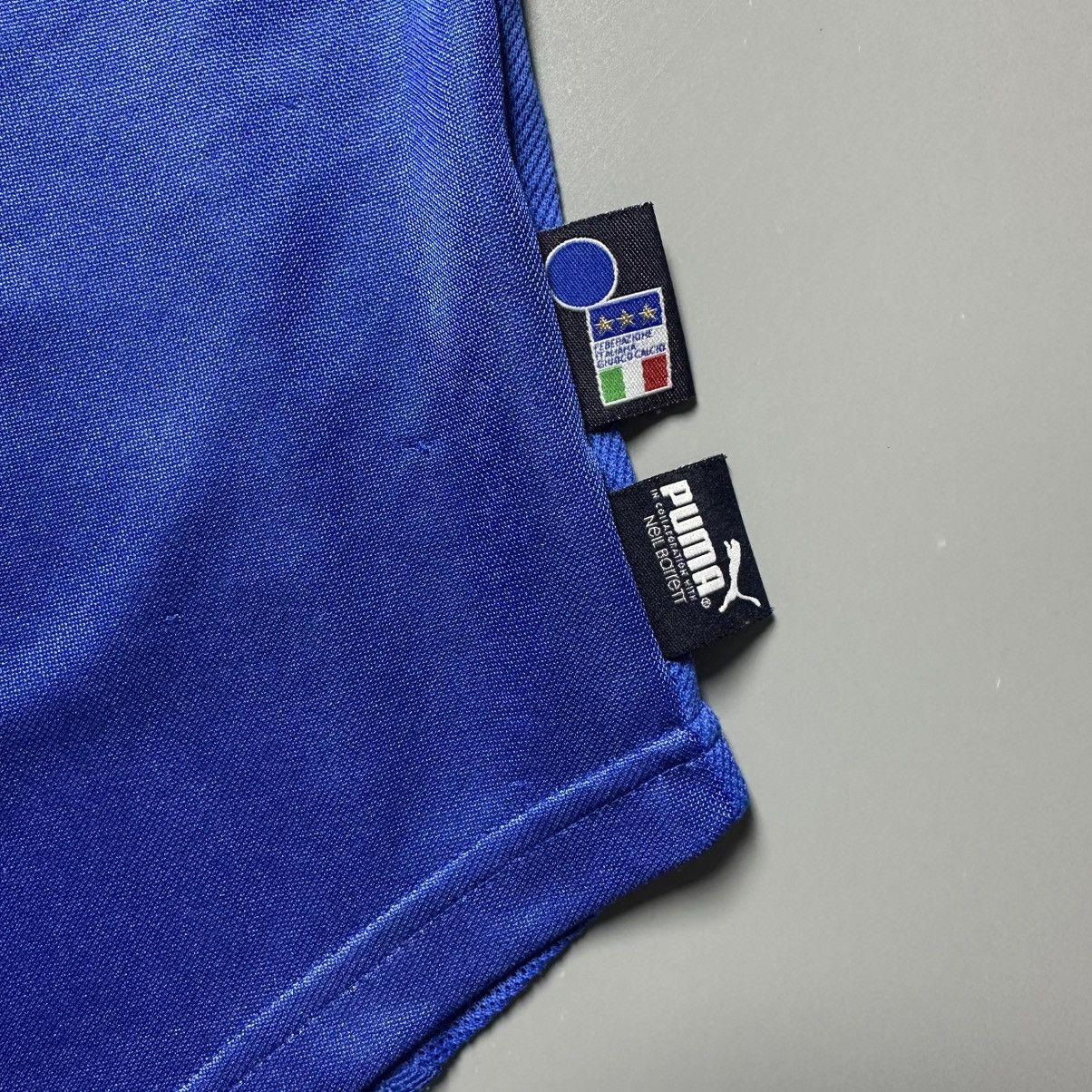 Puma ITALY PUMA 2004 EURO FOOTBALL SOCCER HOME JERSEY #10 BAGGIO Size US M / EU 48-50 / 2 - 10 Thumbnail