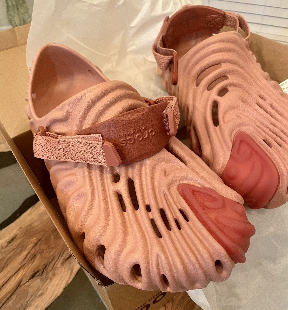Crocs × Salehe Bembury SALEHE BEMBURY X CROCS THE POLLEX CLOG: KUWATA PALE PINK M11 Size US 11 / EU 44 - 12 Thumbnail