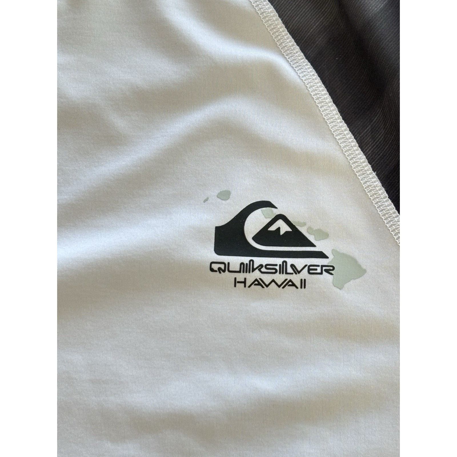 Quiksilver Quicksilver Rash Guard Shirt Medium Gray White Short Sleeve Size US M / EU 48-50 / 2 - 7 Thumbnail