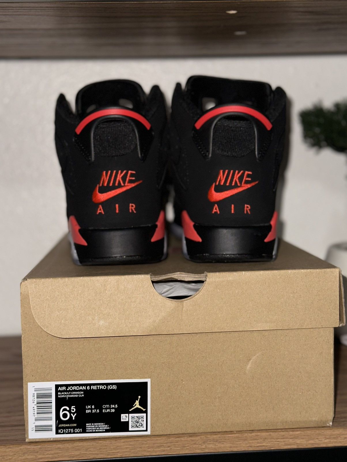 Nike RETRO 6 "INFRARED SALESMAN" Size US 6.5 / EU 39-40 - 2 Thumbnail