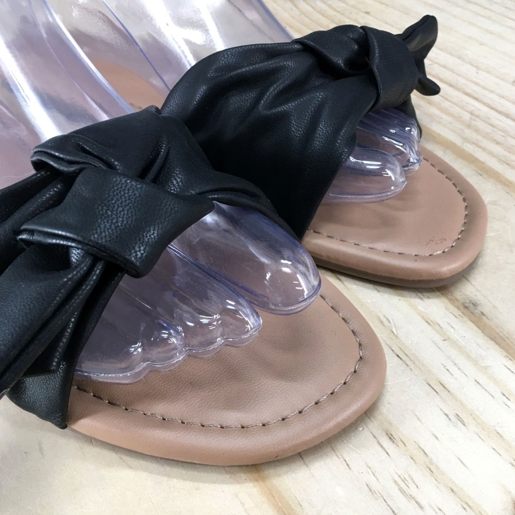 Old Navy Old Navy Sandals Womens 8.5 Knotted Strap Slide Slip On Flats Black Faux Leather Size US 9 / IT 39 - 4 Thumbnail