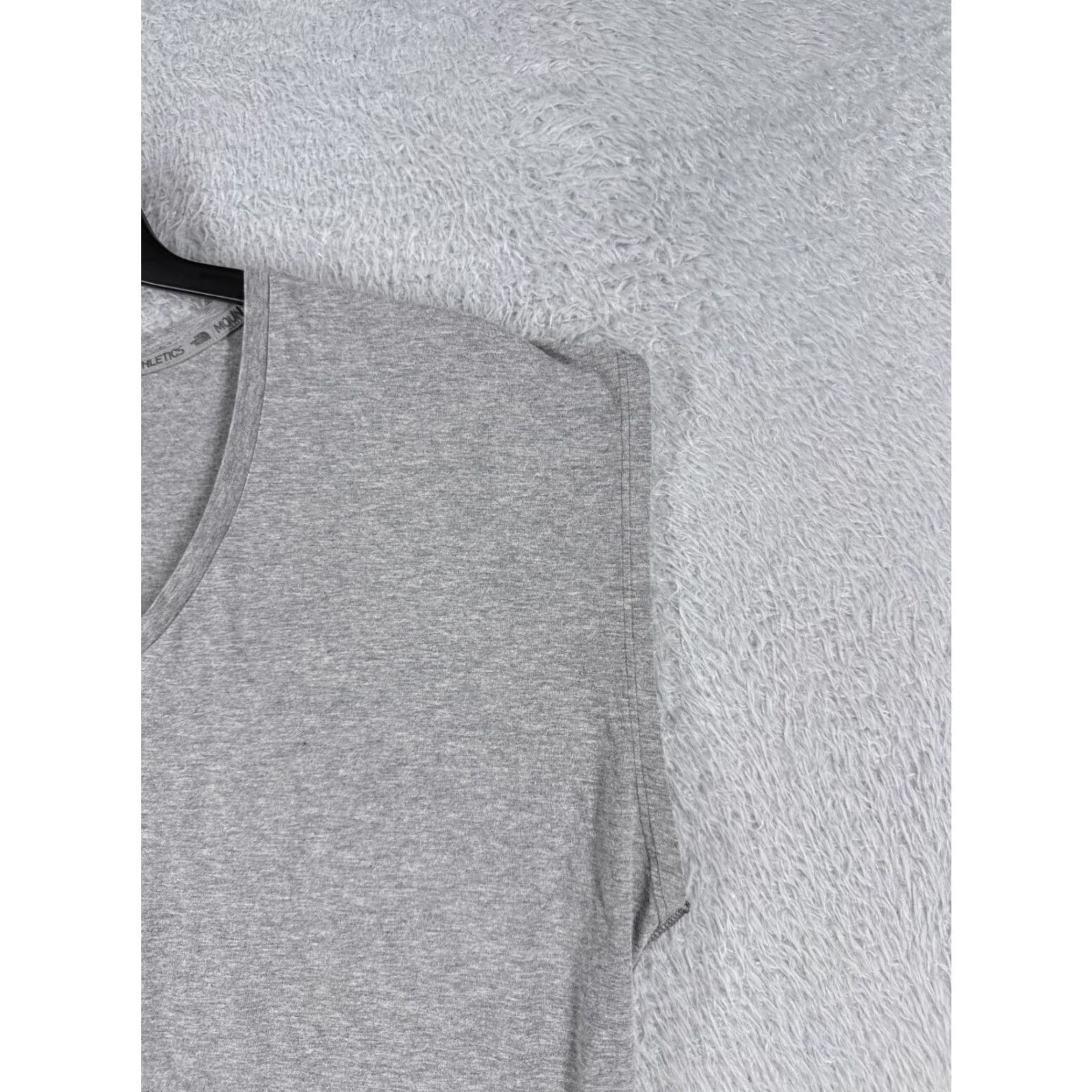 The North Face The North Face Shirt Women XL Gray White Tank Sleeveless Size XL / US 12-14 / IT 48-50 - 2 Thumbnail