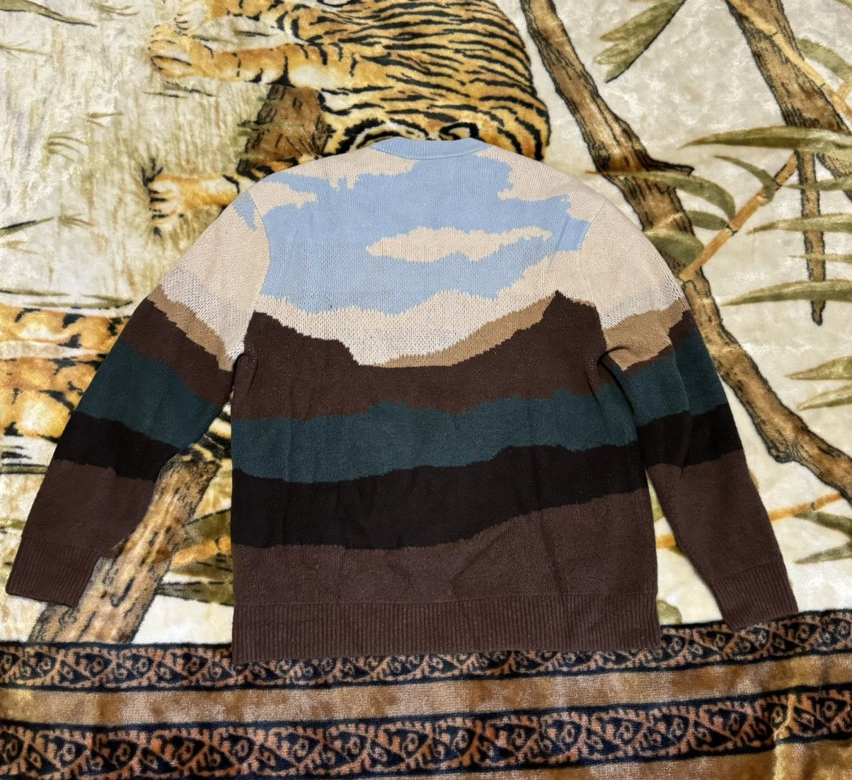 Abercrombie & Fitch Abercrombie & fitch crew view mountain soft sweater Size US M / EU 48-50 / 2 - 2 Thumbnail