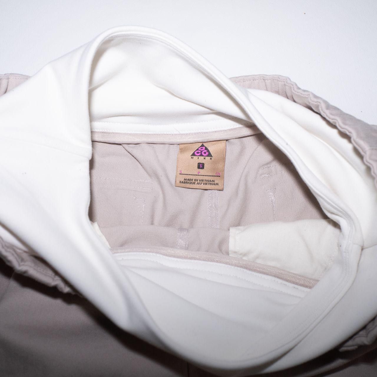 Nike ACG Nike Lab ACG Cargo Woven Pants in Moon Particle/Summit White Size 26" / US 2 / IT 38 - 2 Thumbnail