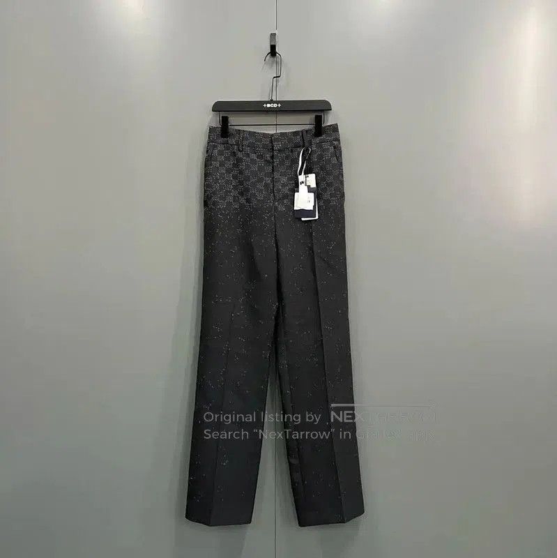 Louis Vuitton Louis Vuitton Gray Logo Casual Pants for Men . Size US 32 / EU 48 - 1 Thumbnail