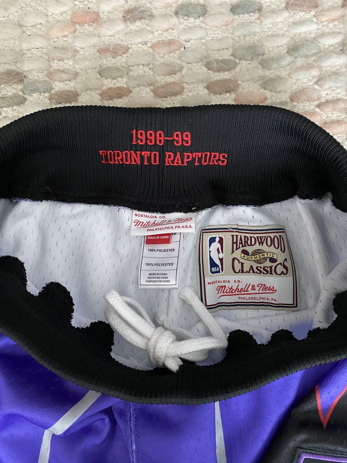 Mitchell & Ness Mitchell & Ness Toronto Raptors 1998 Authentic Shorts Size US 30 / EU 46 - 5 Thumbnail