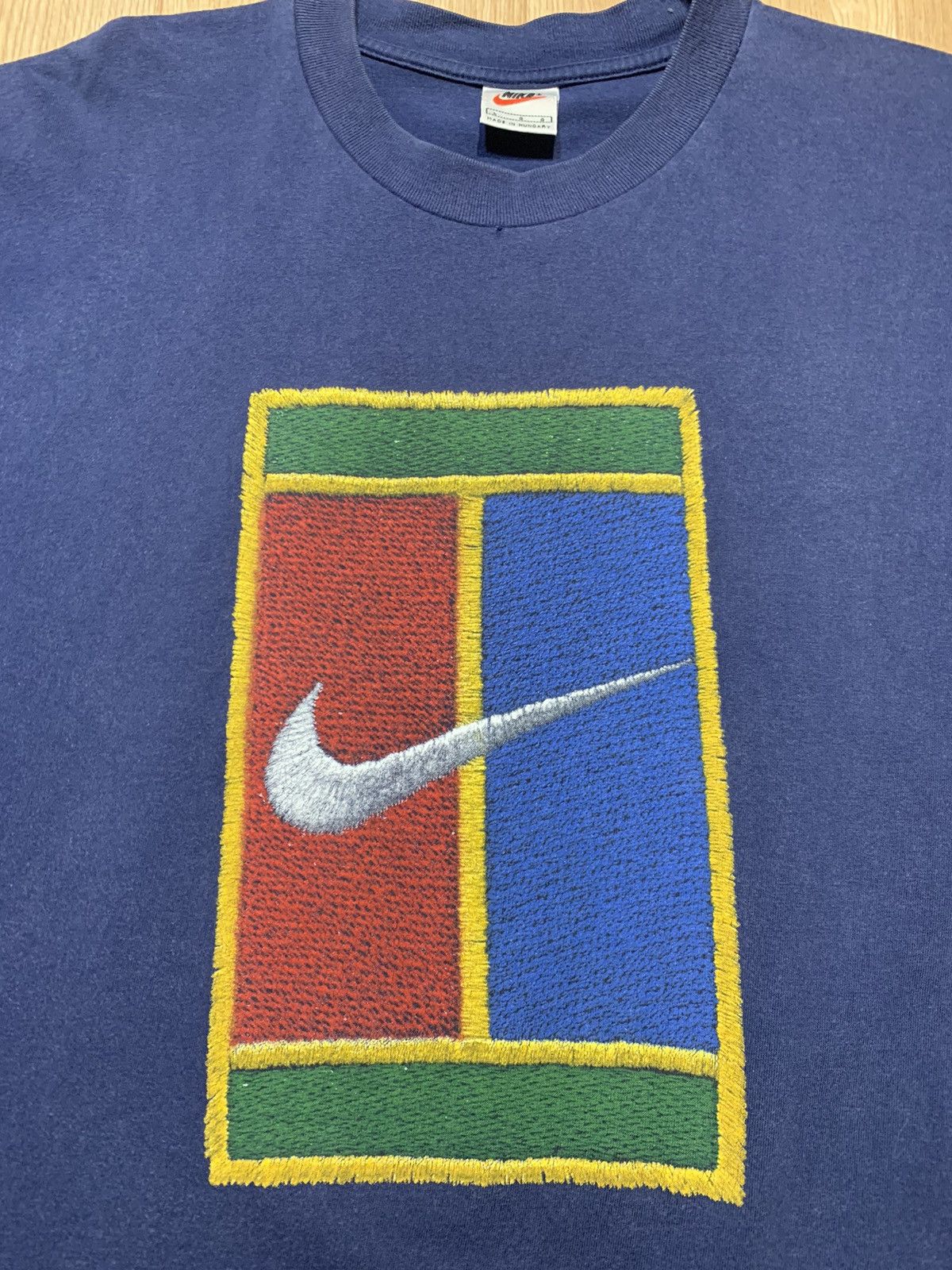 Nike Vintage Rare 90ʼs Nike Court T-Shirt Size US L / EU 52-54 / 3 - 5 Thumbnail
