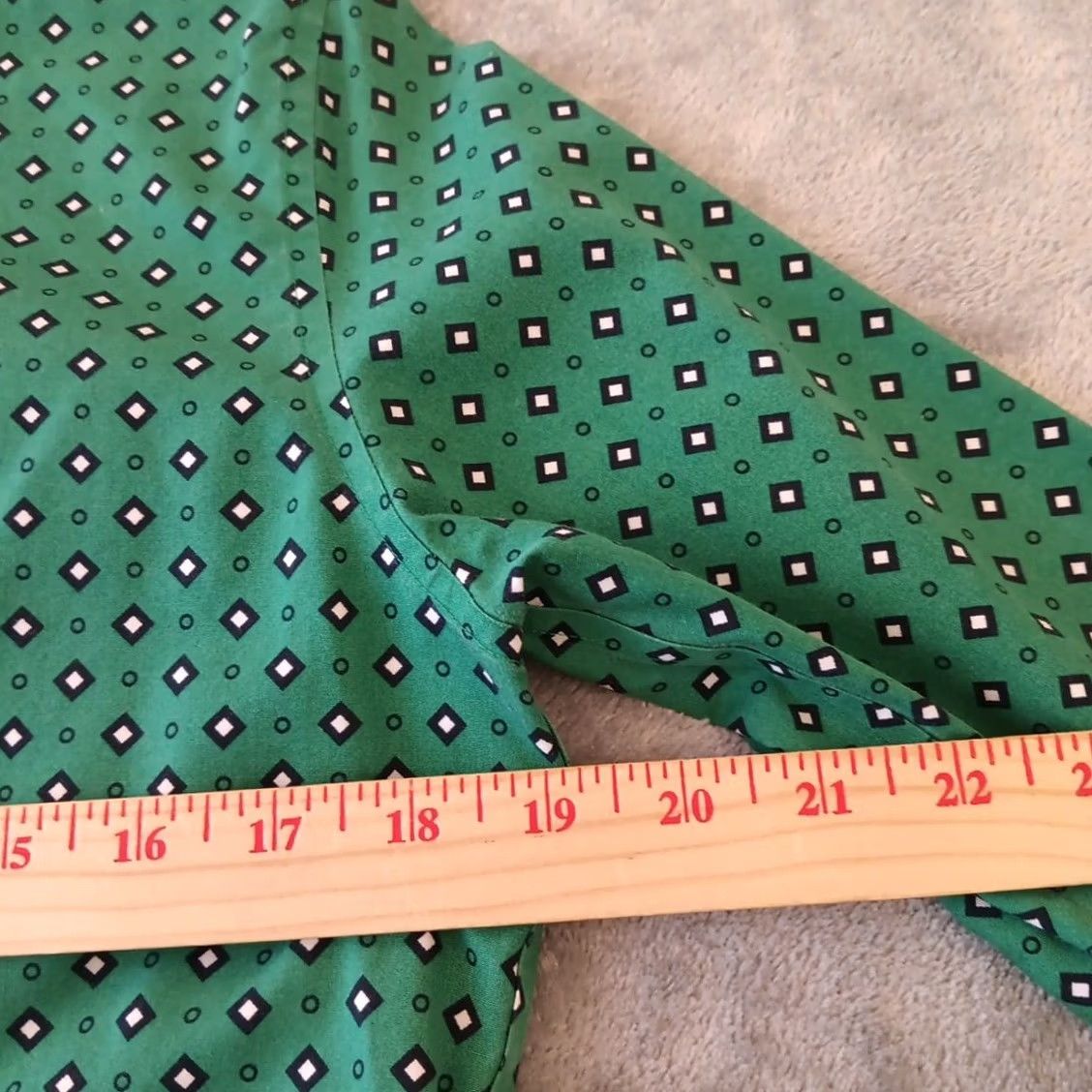 Vintage Chico's Shirt Womens Size 0 Green Geometric Long Sleeve Button Up Cotton Shirt Womens Green Geometric Long Sleeve Button-Up Cotton Size XS / US 0-2 / IT 36-38 - 7 Thumbnail