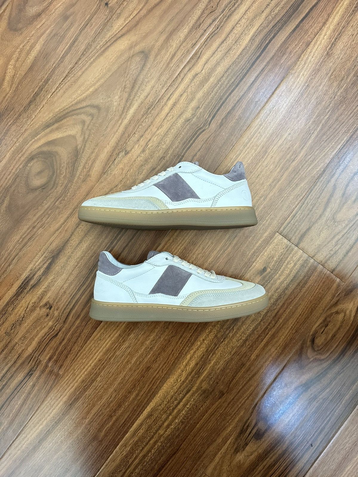 image of Collegium X Discord Pillar Court Ll Pop Up Shop Exclusive Shoes in Grey, Women's (Size 5)