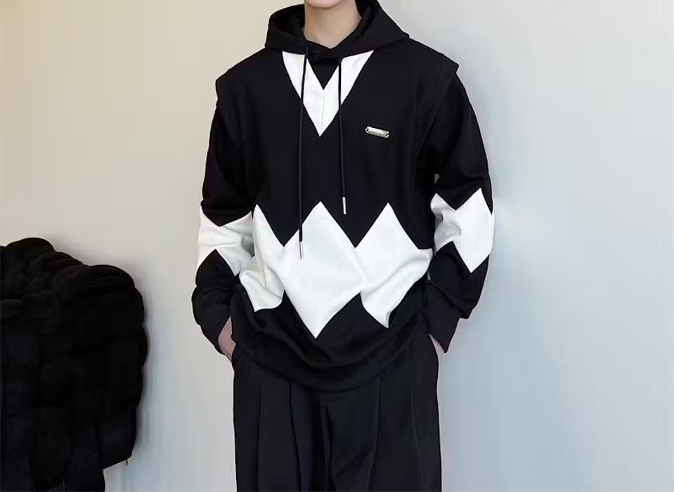 Japanese Brand Zig Zag Two Tone Hoodie Size US M / EU 48-50 / 2 - 1 Thumbnail