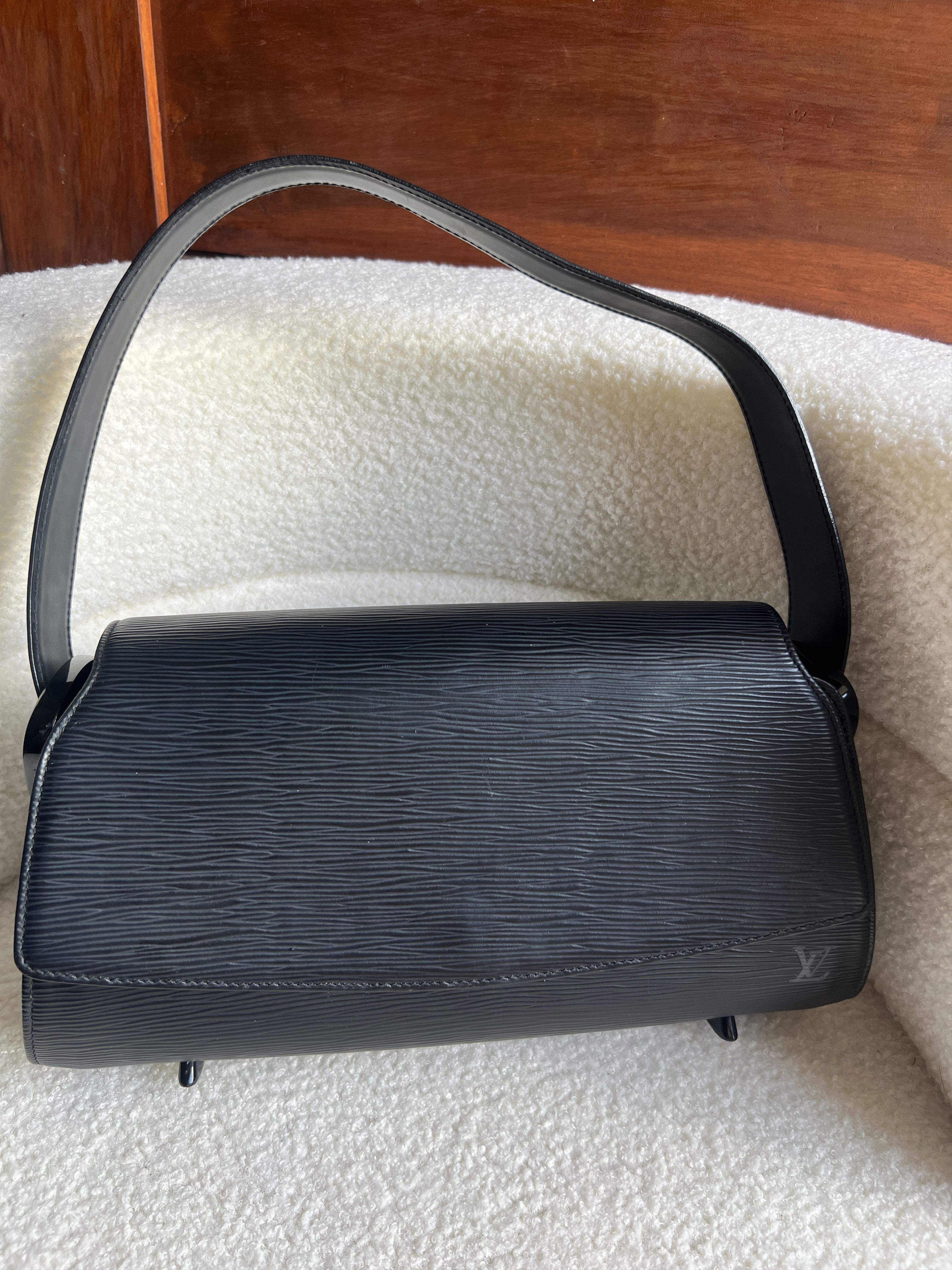 Louis Vuitton Louis Vuitton Epi Nocturne GM Size ONE SIZE - 1 Thumbnail