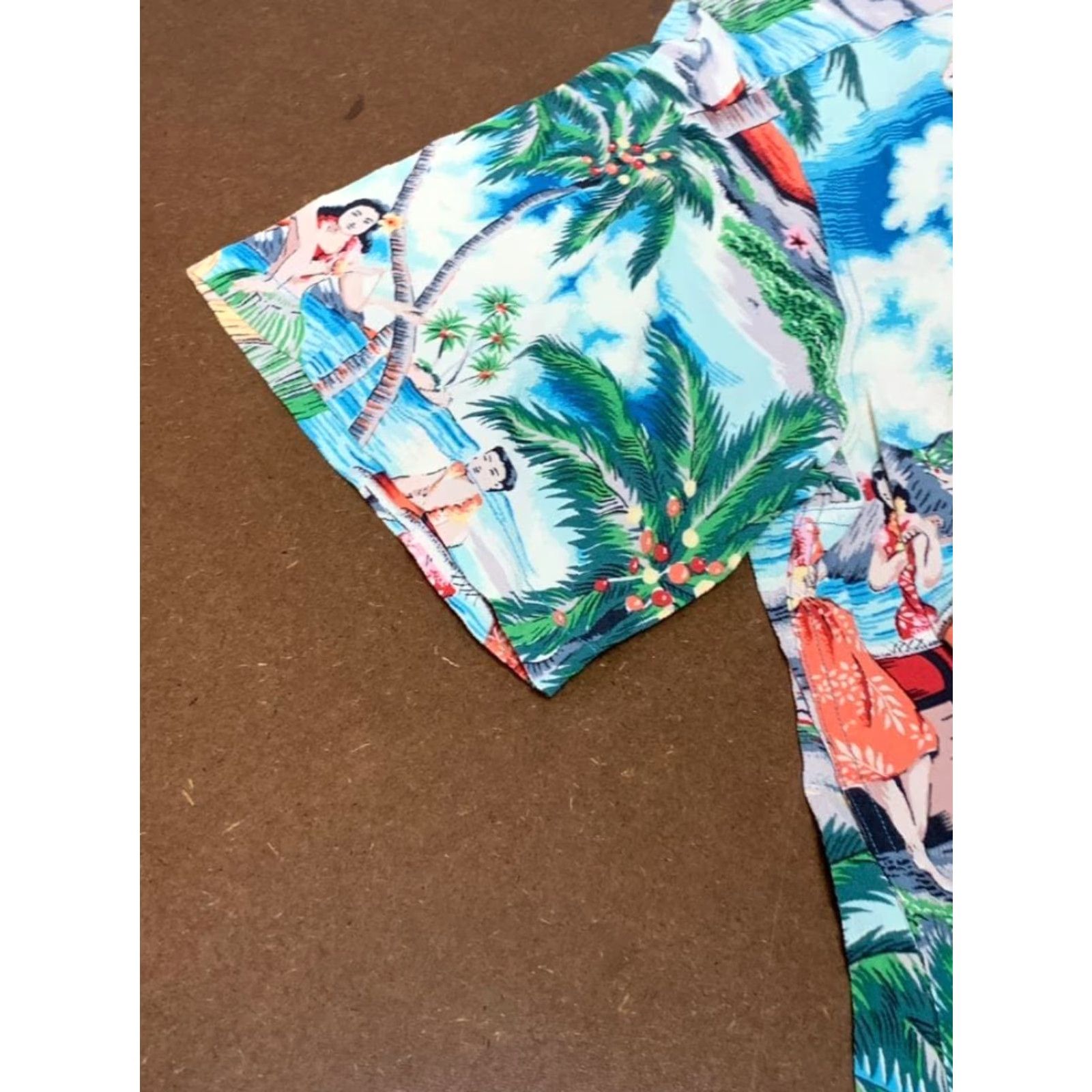 Sun Surf SUN SURF Hula Dancers Hibiscus Print Hawaiian Aloha Shirt Size S Mens Short Sleeve Rayon Button-Up Japanese Brand SS35328/Hula Dancers Pattern Size US S / EU 44-46 / 1 - 4 Thumbnail