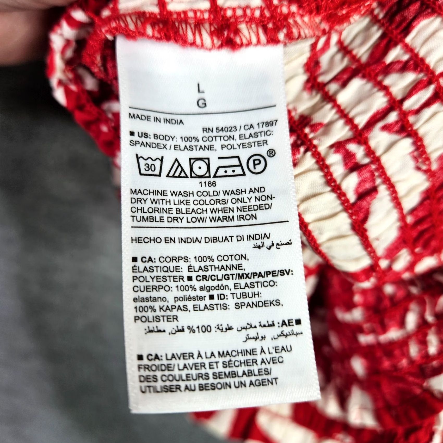 Old Navy Old Navy Woman’s Large Red Floral Smocked Crop Top Ruffle Strap Sleeveless Size L / US 10 / IT 46 - 7 Thumbnail